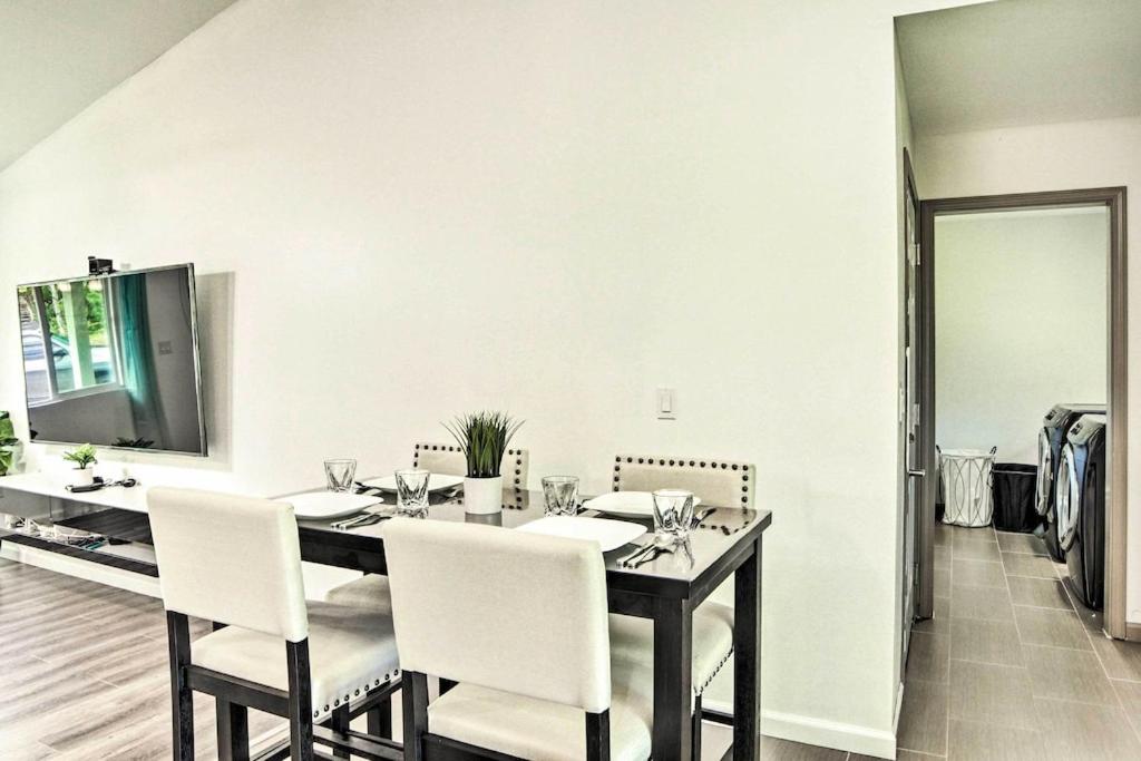 NEW! Luxury Hawaii Getaway: Close to Beach & Ocean view 2