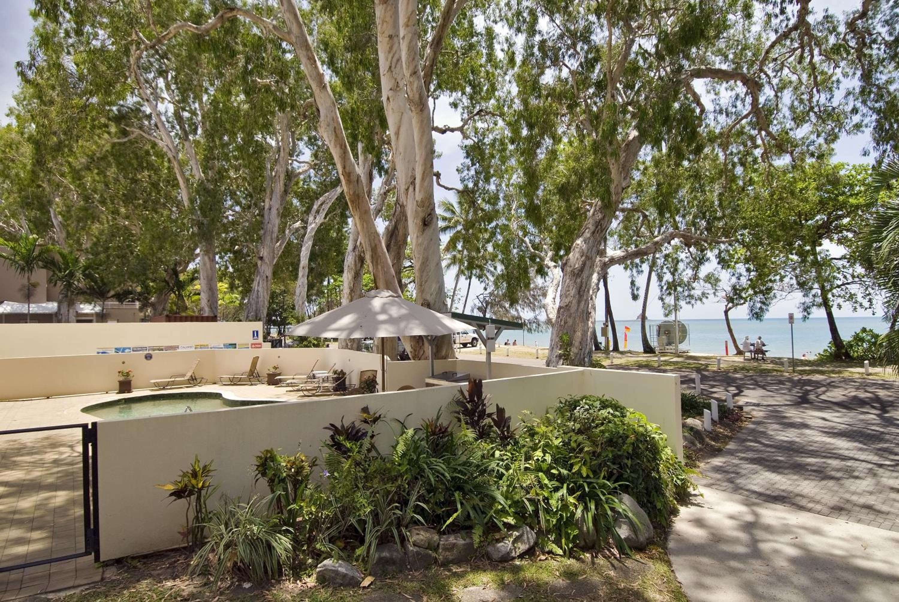 On Palm Cove Beachfront Apartments