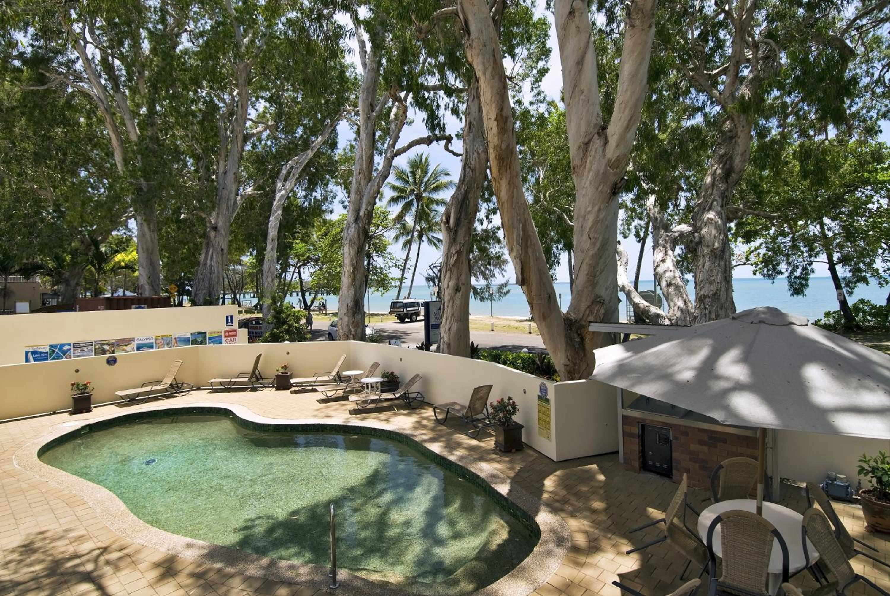 On Palm Cove Beachfront Apartments