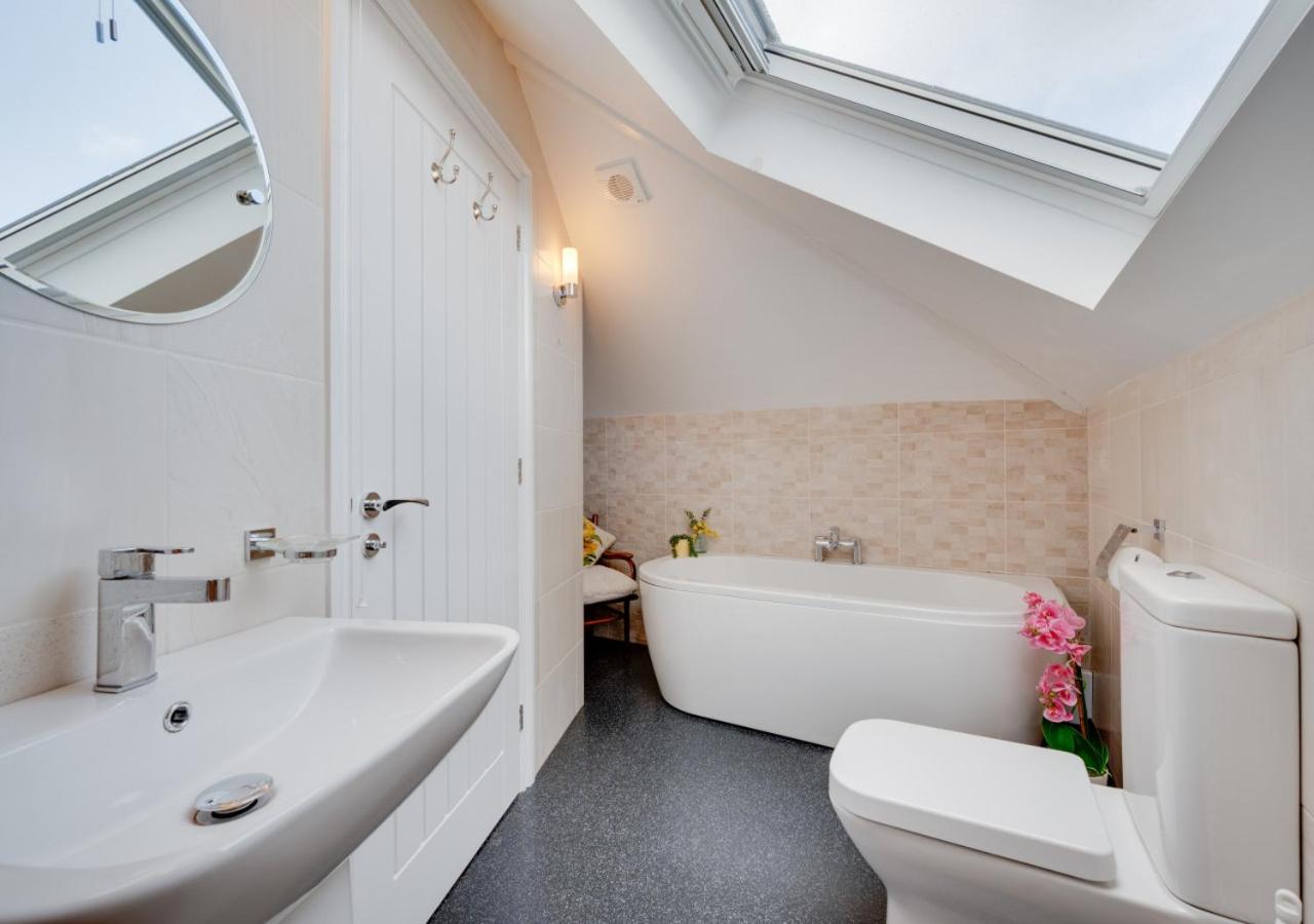 Oaktree Cottage