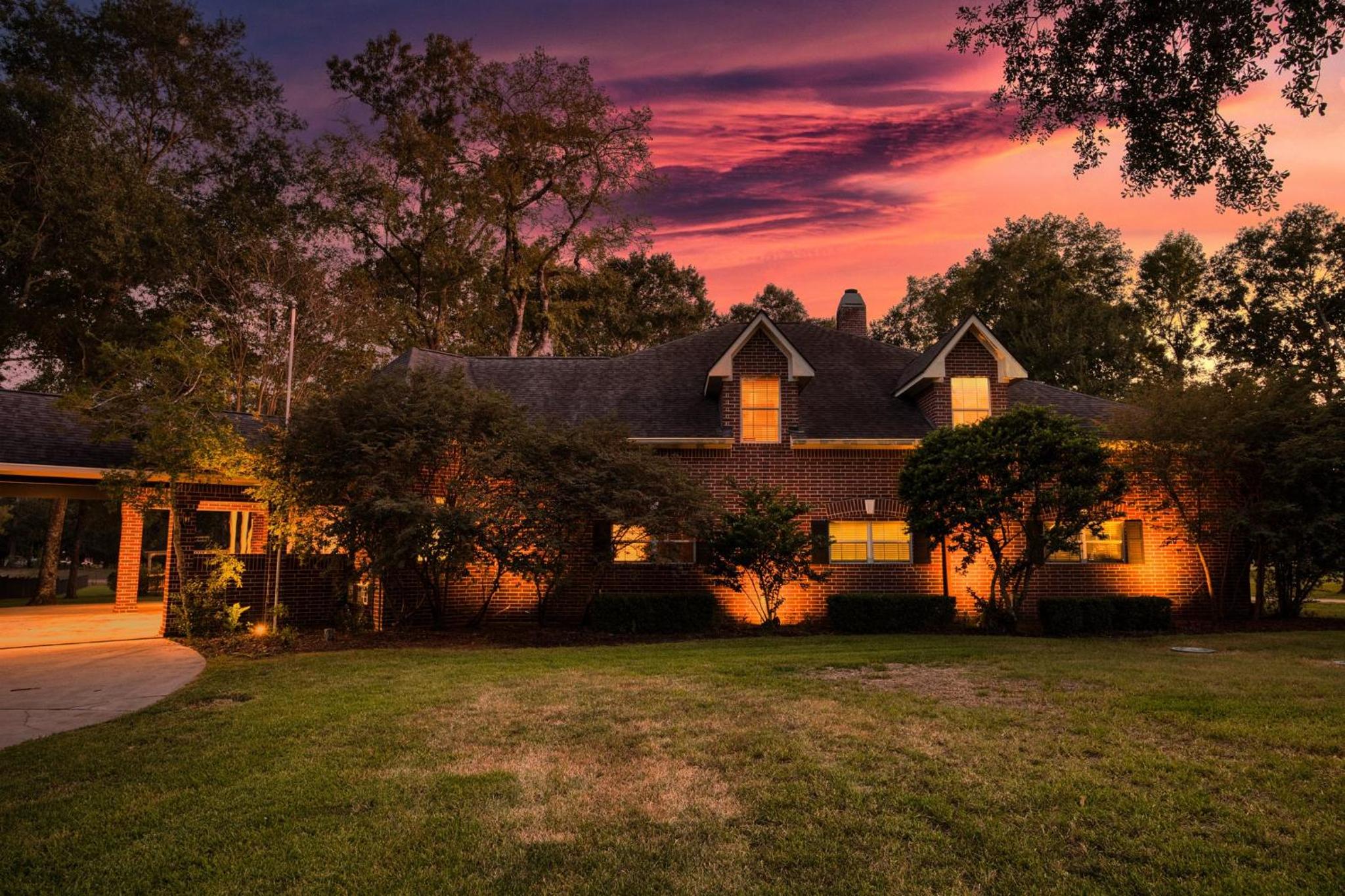 Relaxing Two-Bedroom Apartment or Studio on 13 Beautiful Wooded Acres In A Quiet Neighborhood view 2