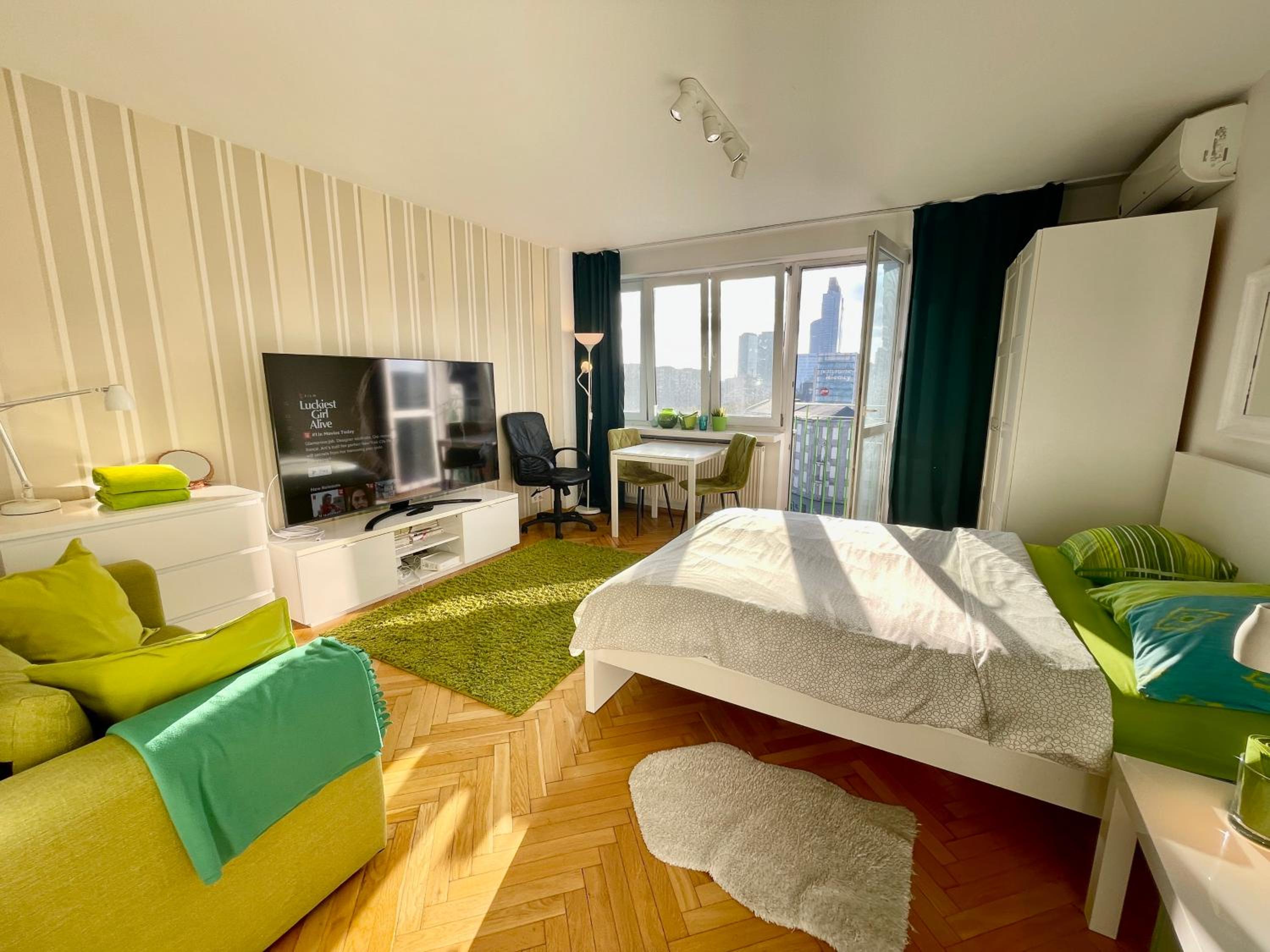 Super Apartament GREEN Rondo ONZ Metro NOWE Wifi 300 Mb/s AirCondition Netflix Spotify view 3
