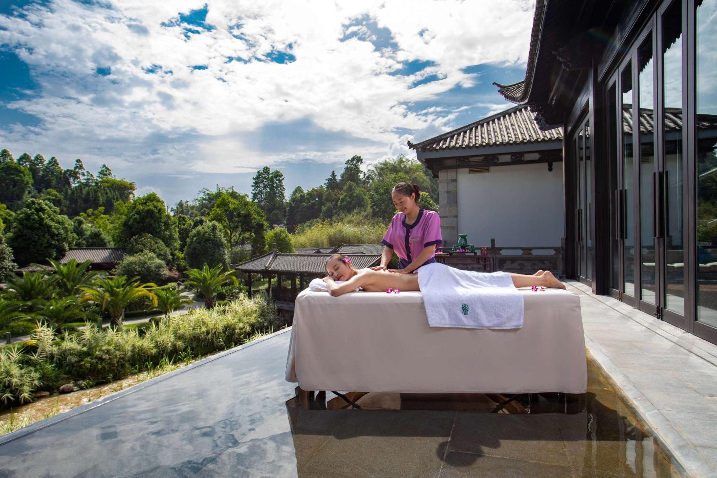 Banyan Tree Tengchong