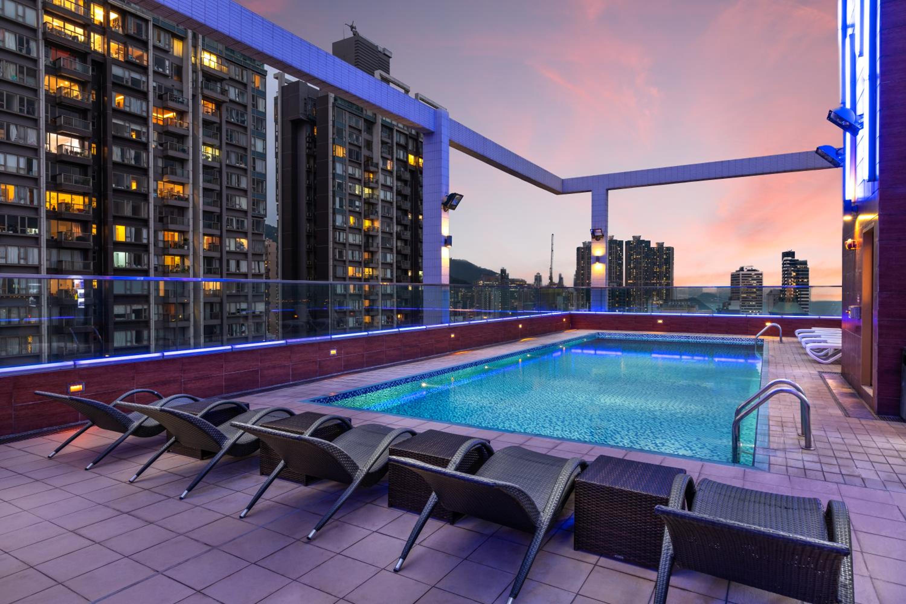 Ramada Hong Kong Harbour View - Image 3