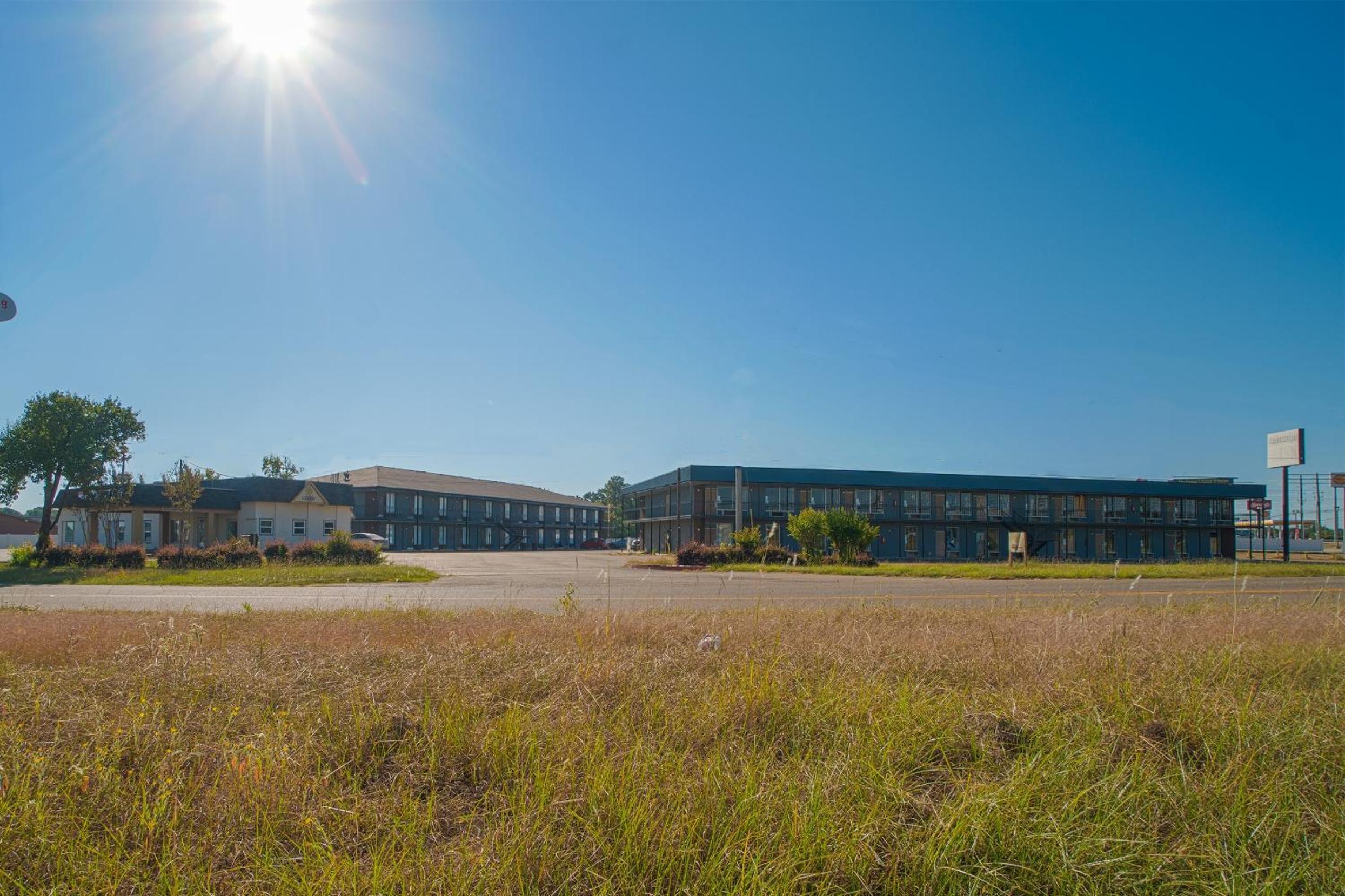 Hotel Comfort Stay by OYO Texarkana East, AR I-30 view 3