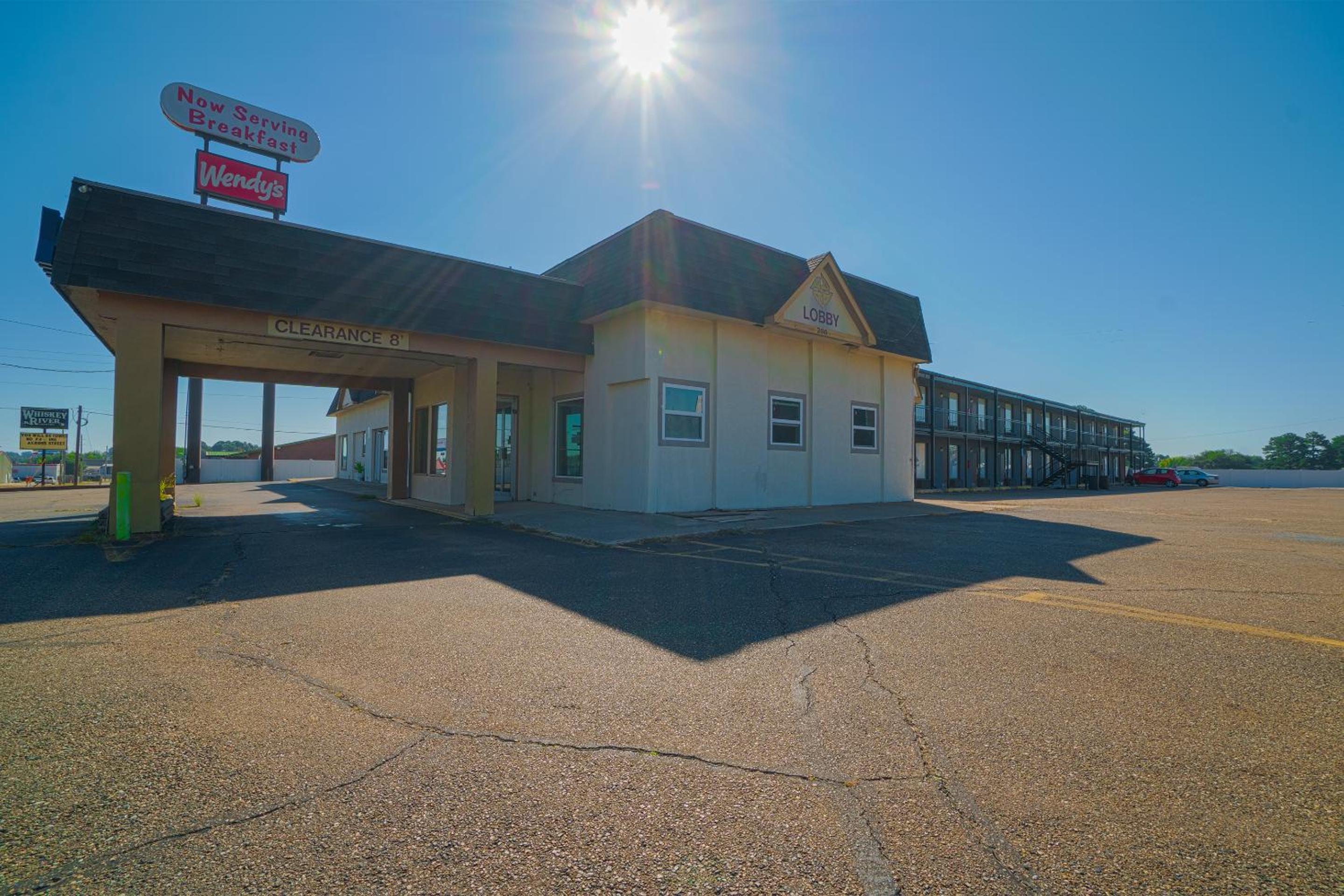 Hotel Comfort Stay by OYO Texarkana East, AR I-30 view 5