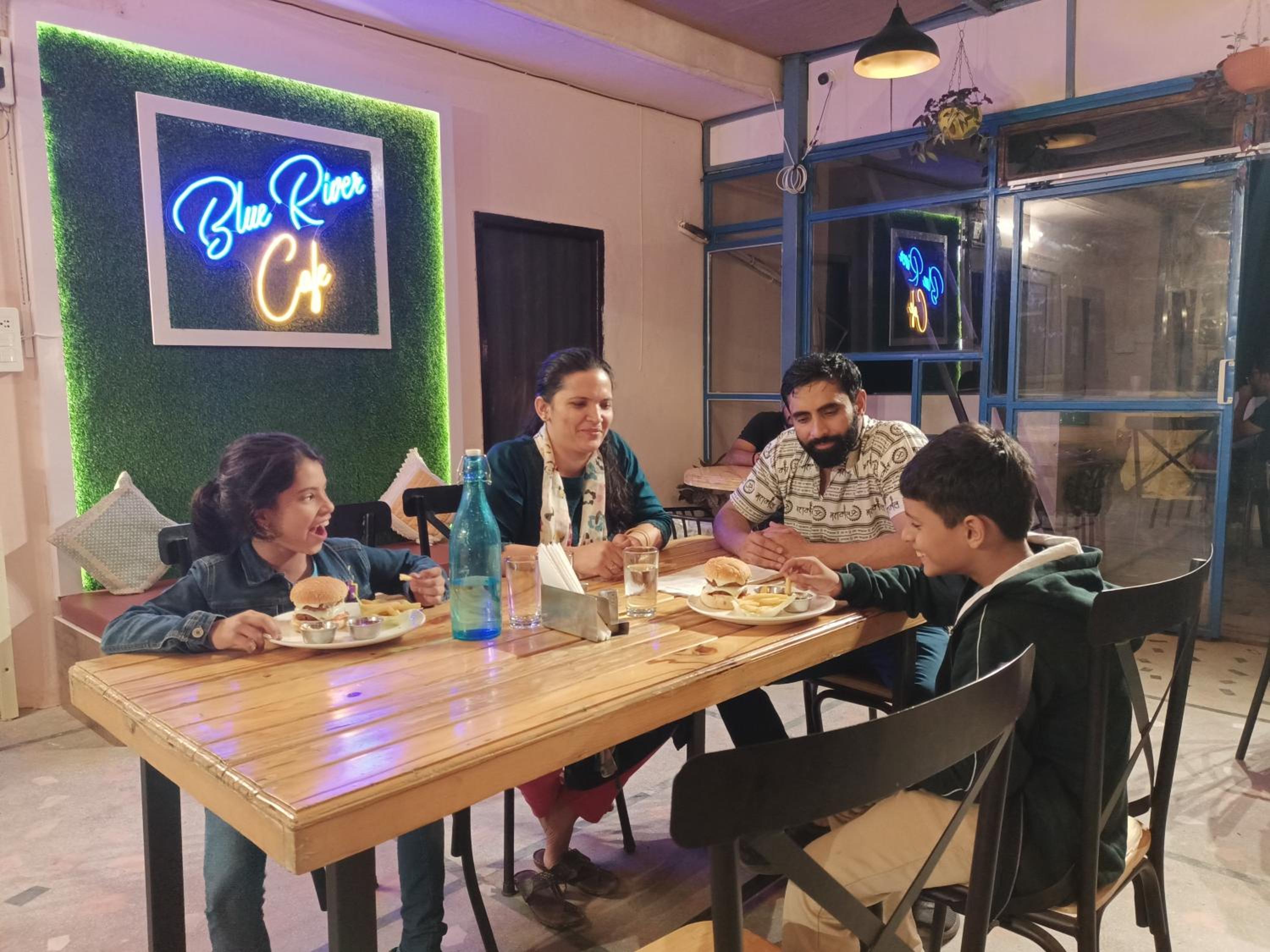 Blue River Hostel, Rishikesh view 4