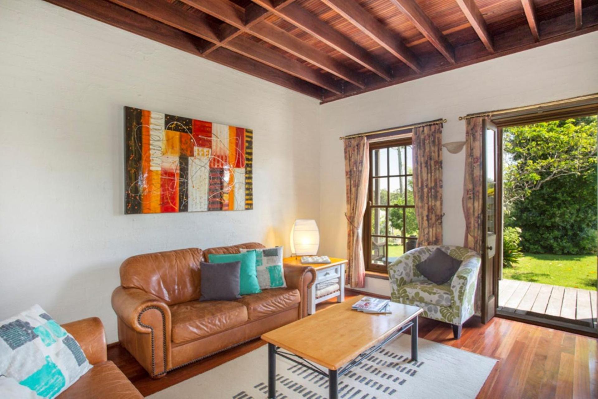 Stone Cottage - vineyard estate w. fireplace