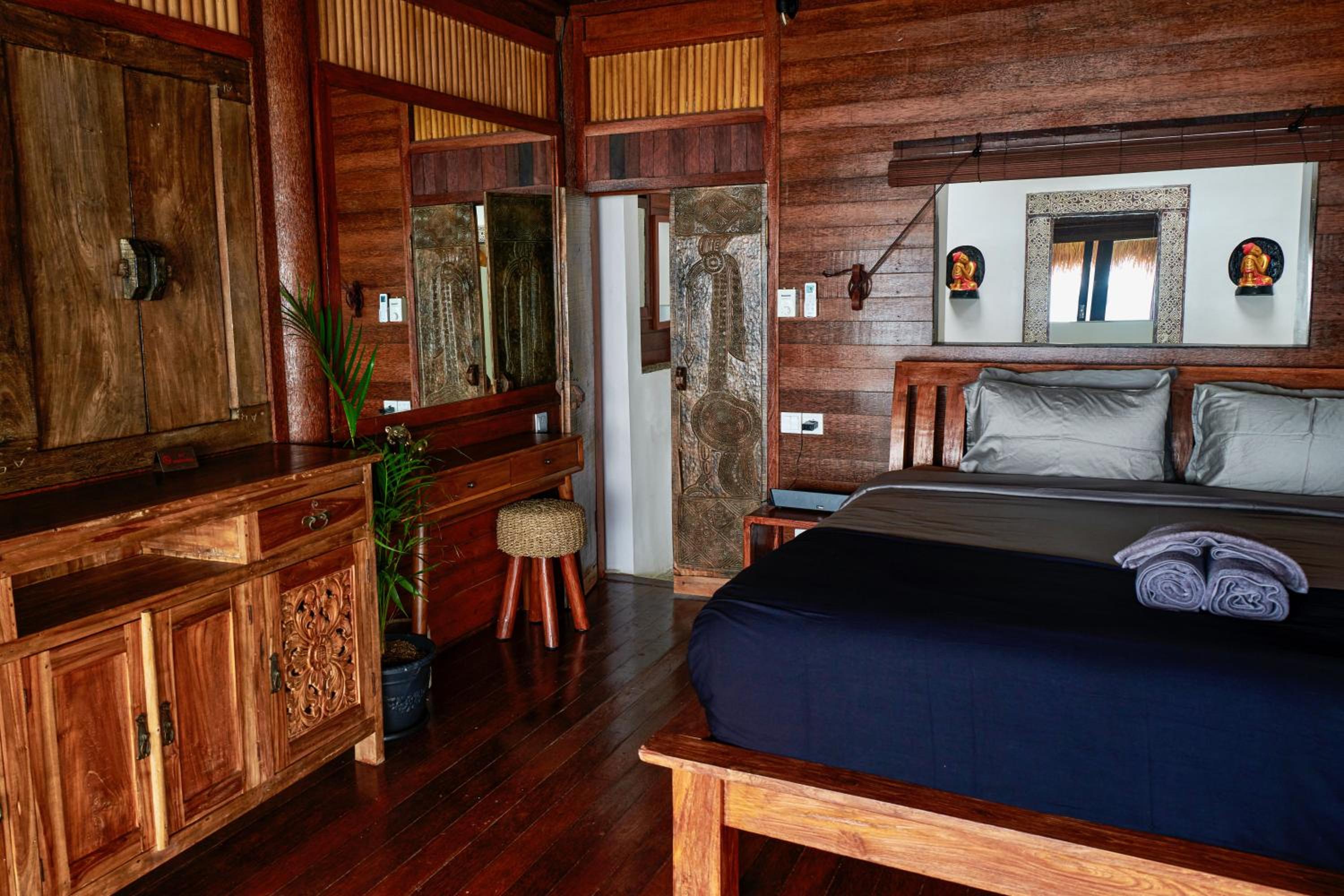 The Hidden Escapes- Stunning 2 Bedroom Villa Directly on Bingin Beach with Ocean & Sunset View view 3