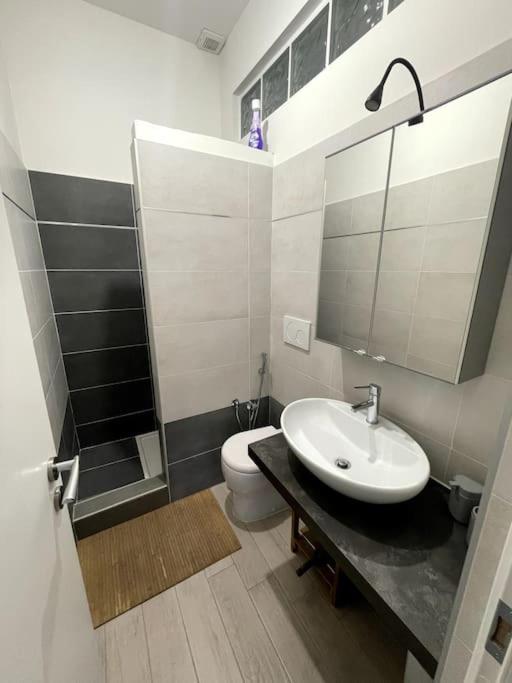 DOMUS ART SUITES MERULANA