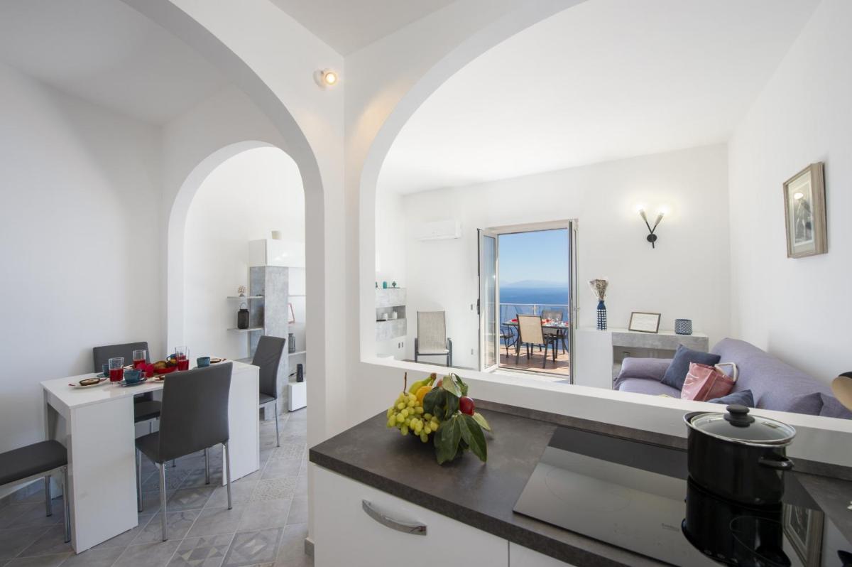 La Dimora di Euribia en Praiano — kitchen