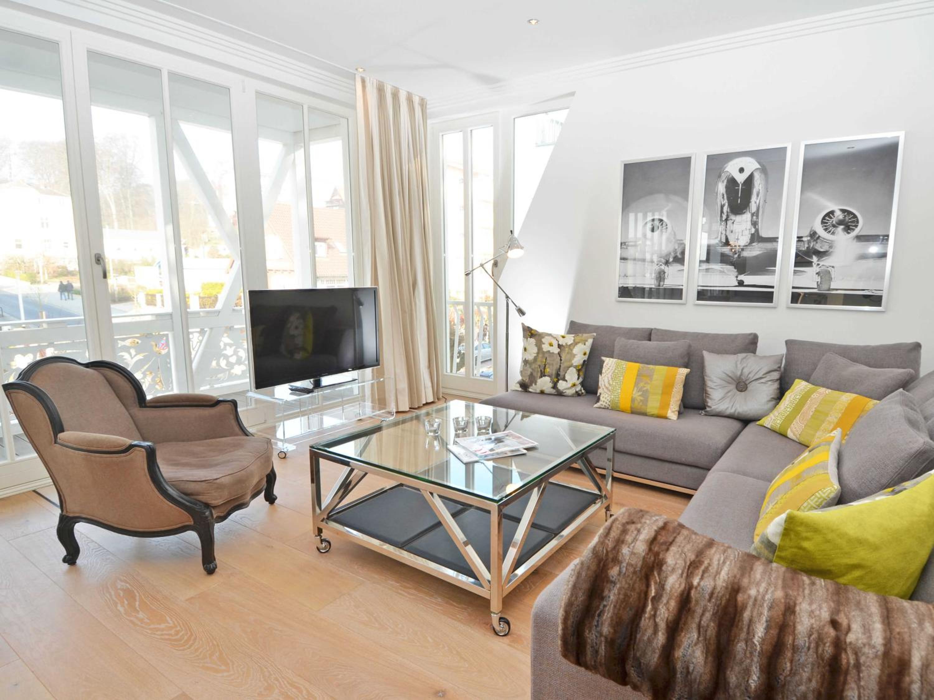 Villa Johanna in Sellin - WG 12 mit Kamin und zwei Balkonen view 4