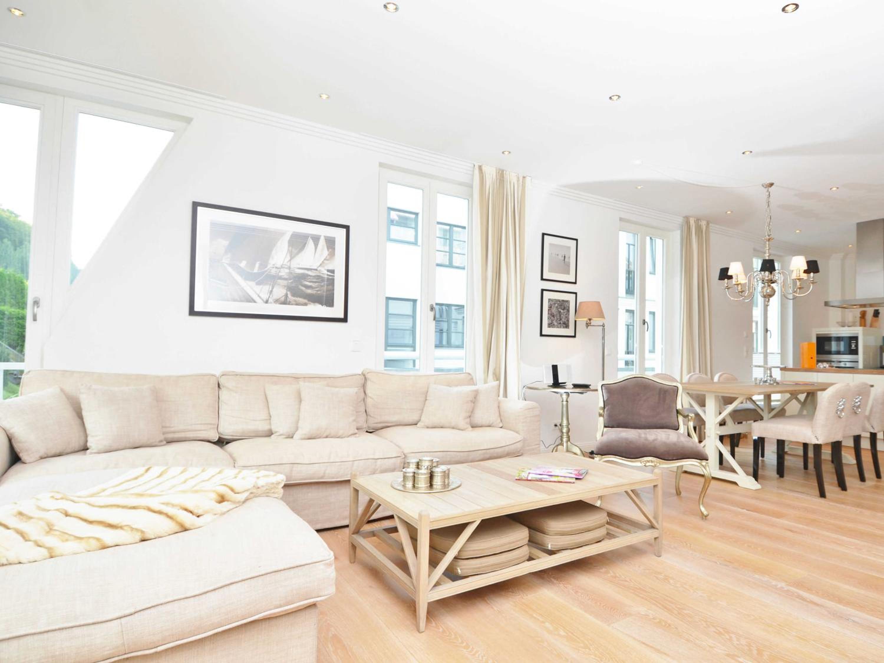 Villa Johanna in Sellin - WG 13 mit Kamin und zwei Balkonen view 3