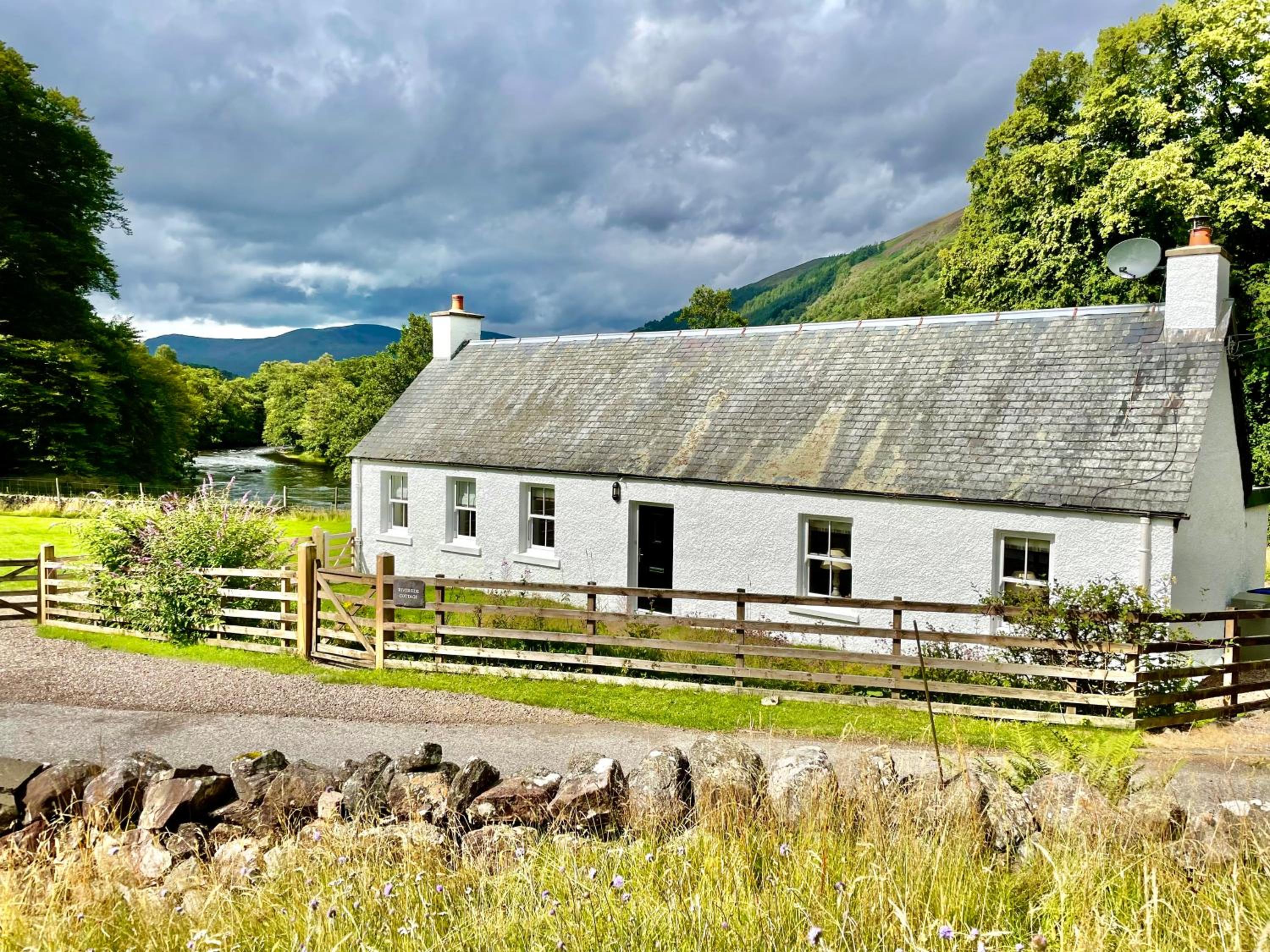 Riverside Cottage, Bridge of Balgie, Glenlyon, Perthshire view 3