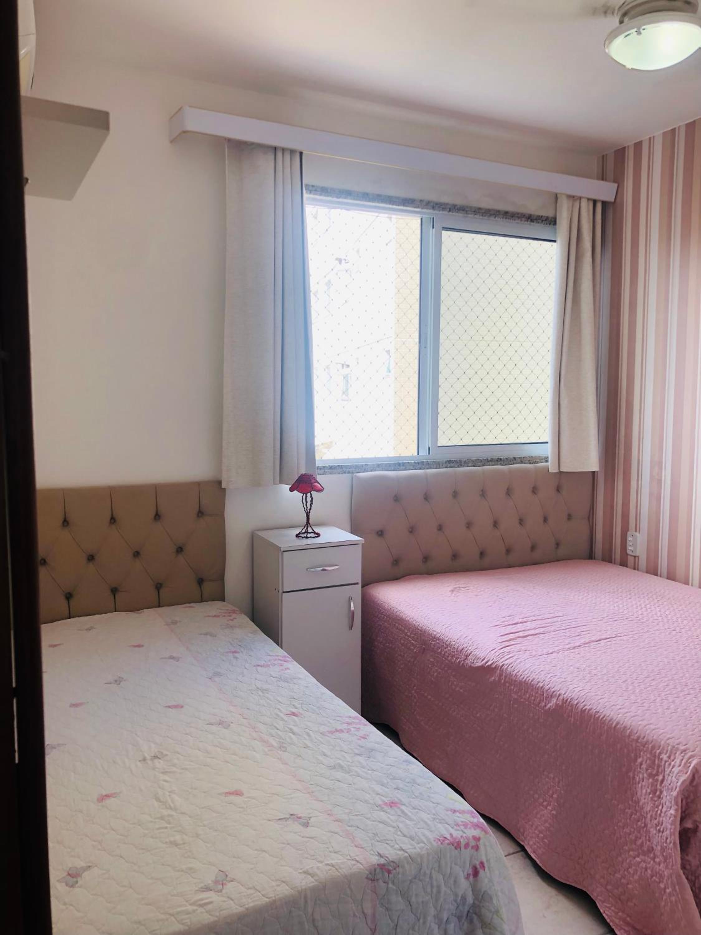 Apartamento peracanga com vista para o mar
