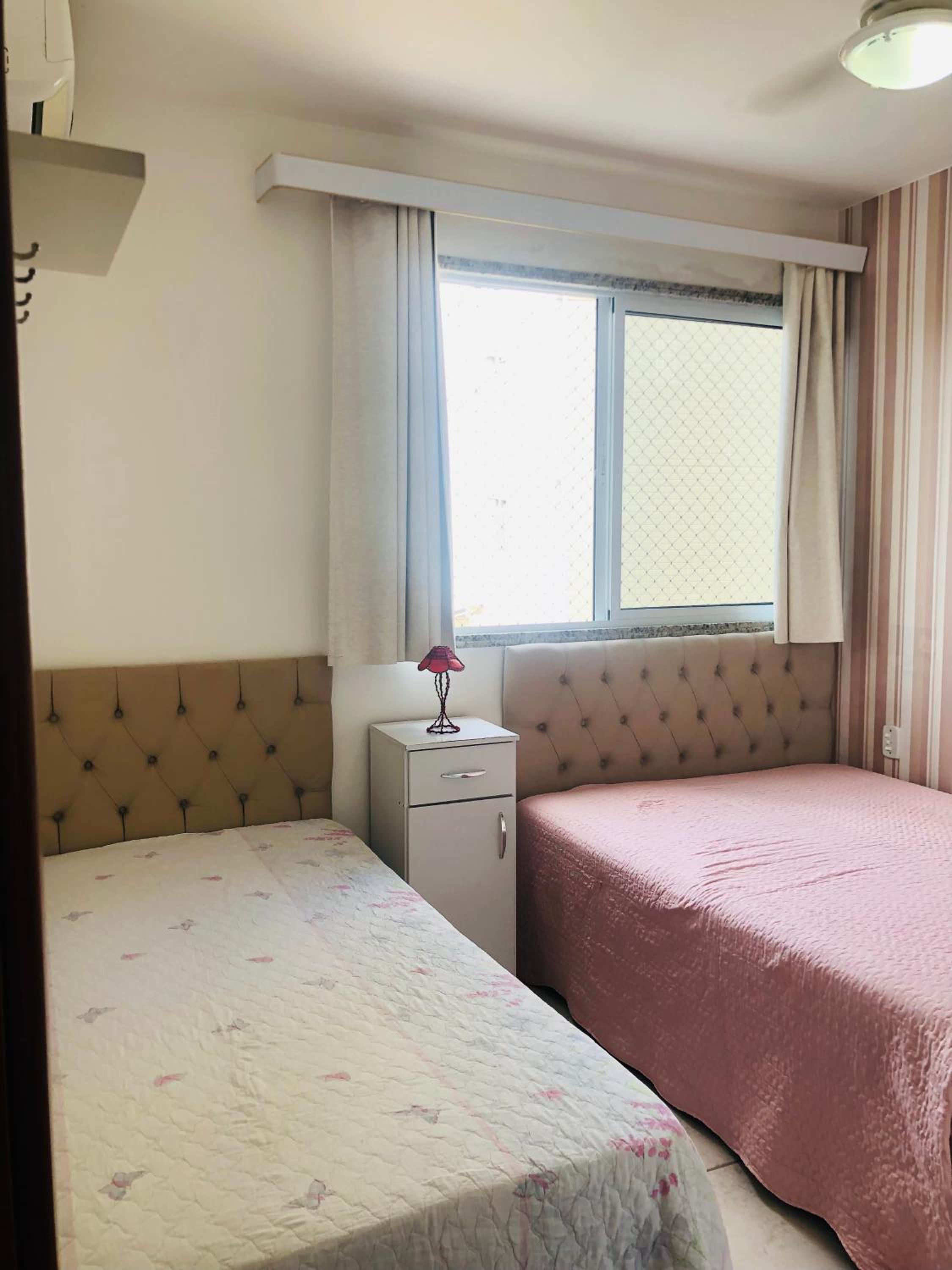 Apartamento peracanga com vista para o mar