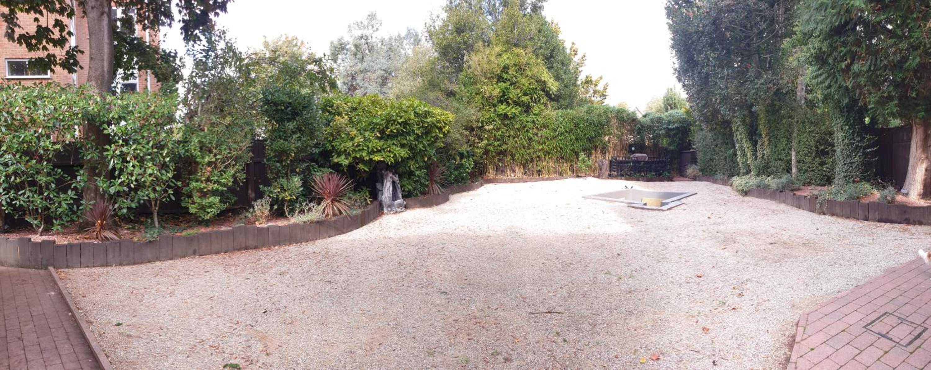 Little Robin Gate - Free Parking - Central - 10 min Walk to Train Station view 5