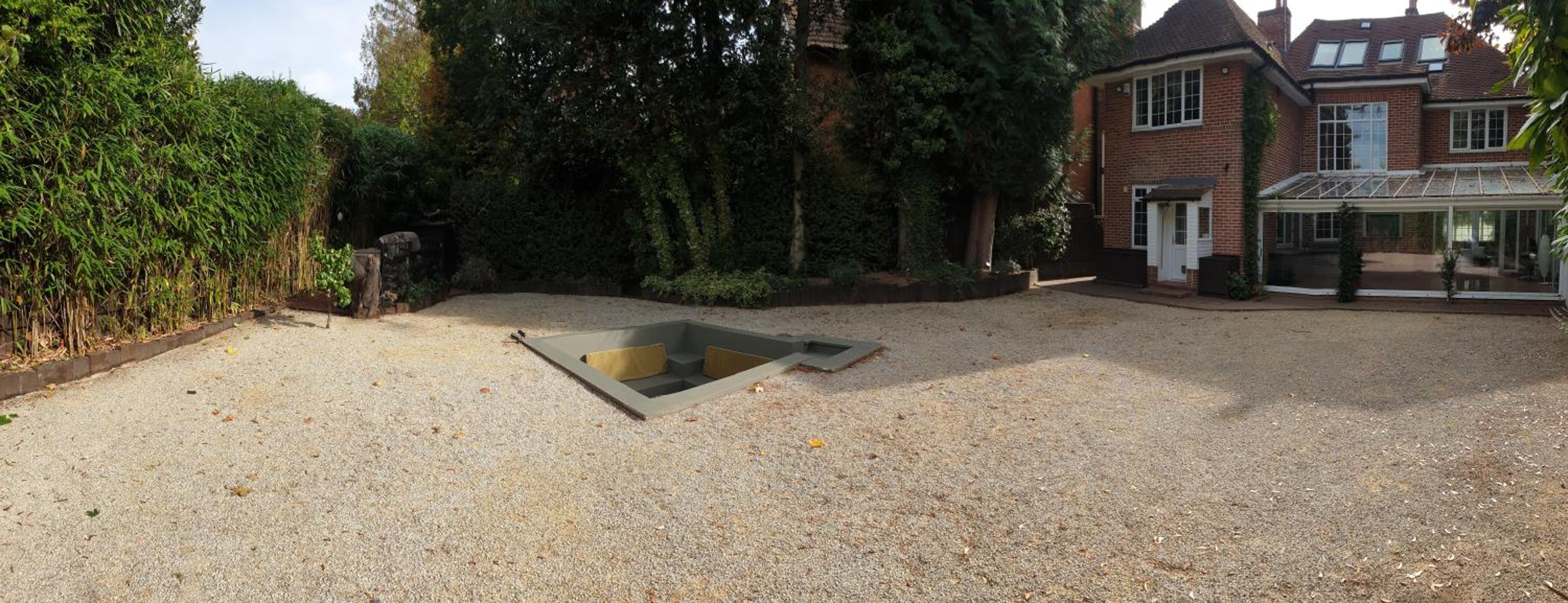 Little Robin Gate - Free Parking - Central - 10 min Walk to Train Station view 3