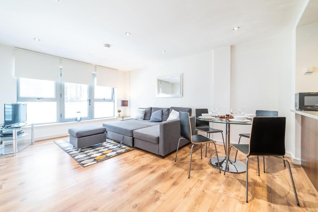 Liverpool St Shoreditch London Terrace Apartment