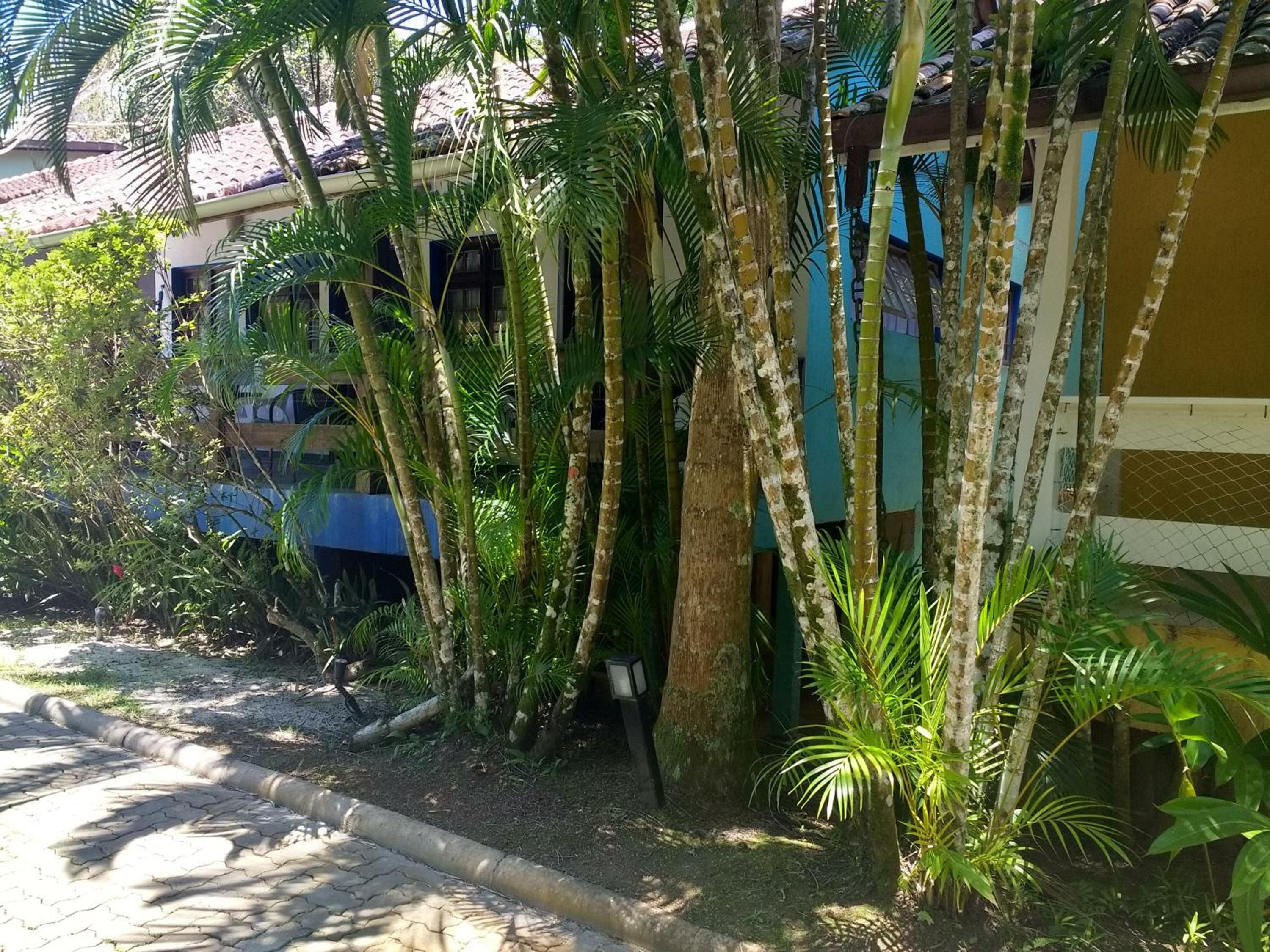 Casa sossegada ao lado da natureza e do mar