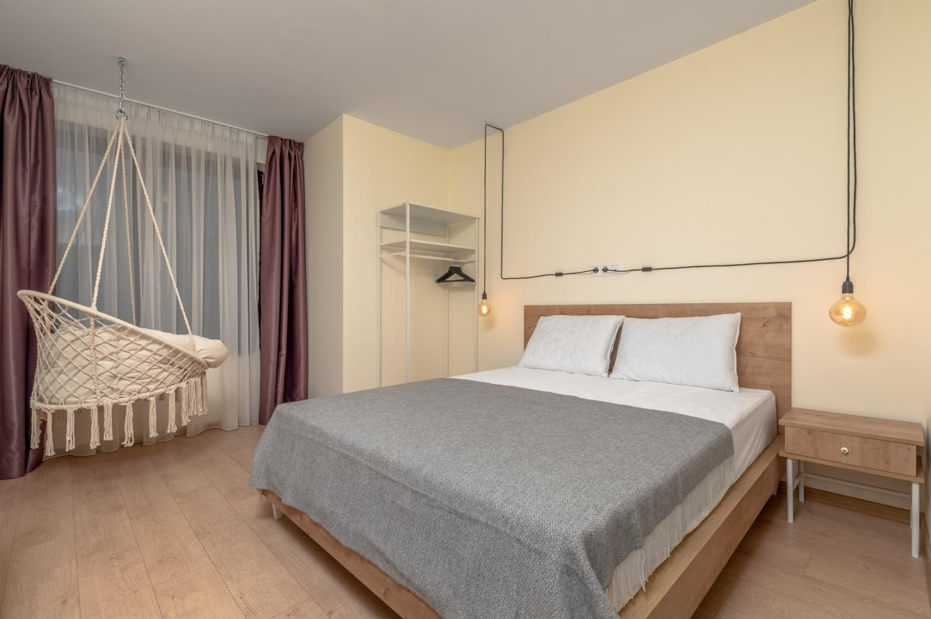 Modernly-furnished Apartments on Aldomirovska Str view 2