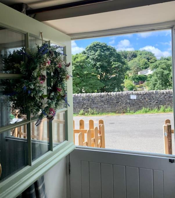 Gorgeous Cozy Cottage with a heritage feel, walks, pubs & wood burner view 5