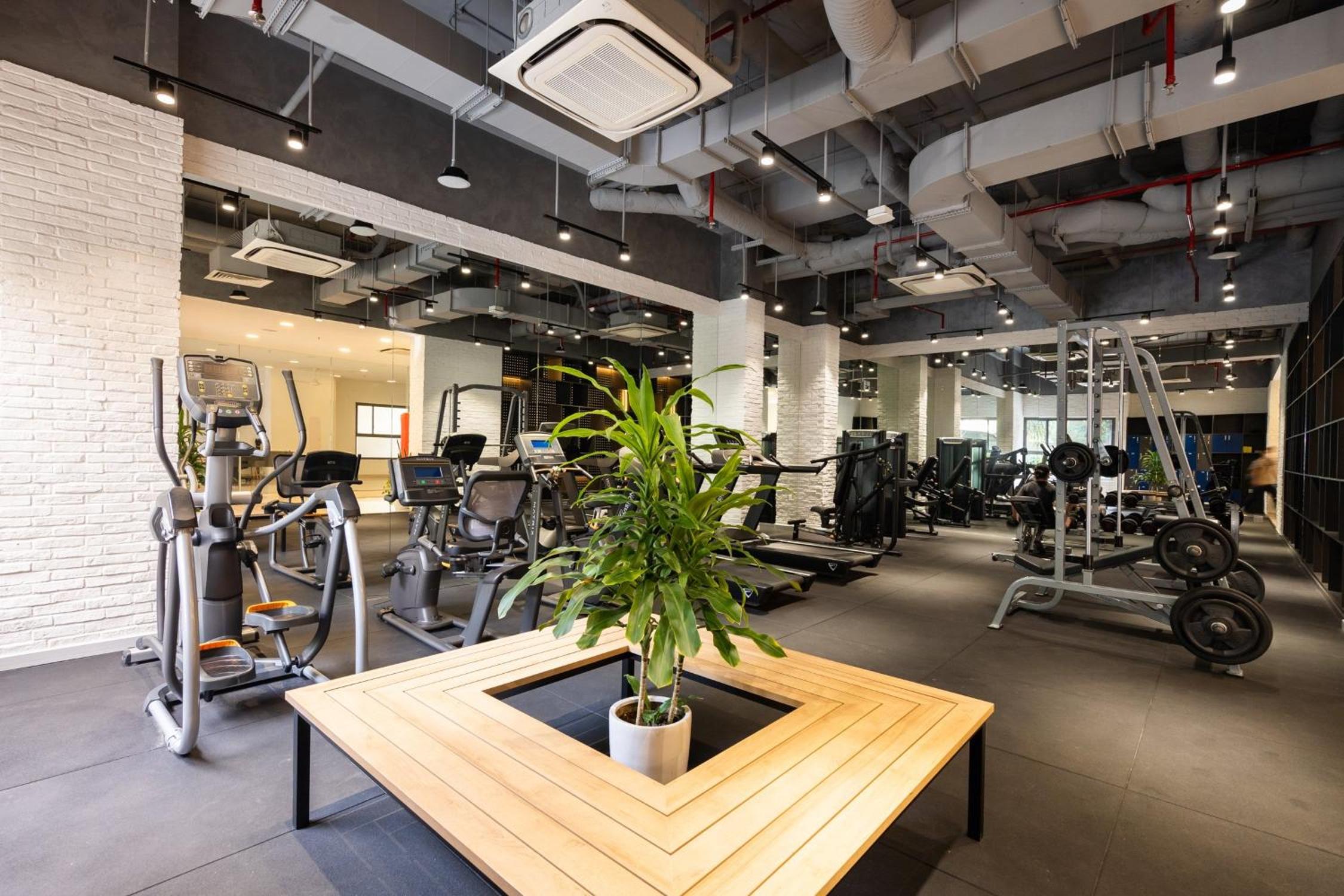 KIRAKUAN ☆CITY VIEW FLAT/SKY POOL/GYM