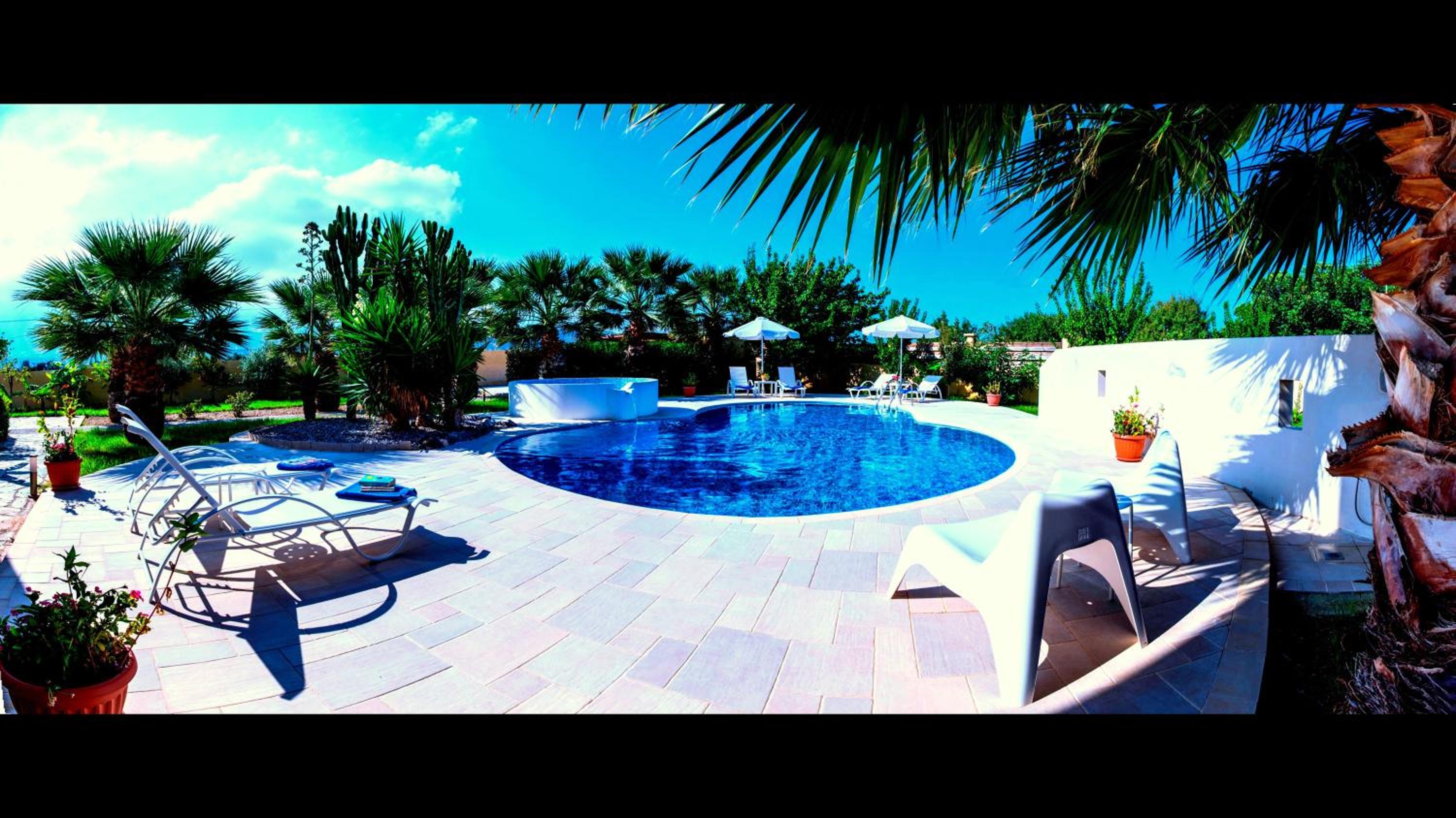 Luxury Xenos Villa 2 With 4 Bedrooms , Private Swimming Pool, Near The Sea view 3