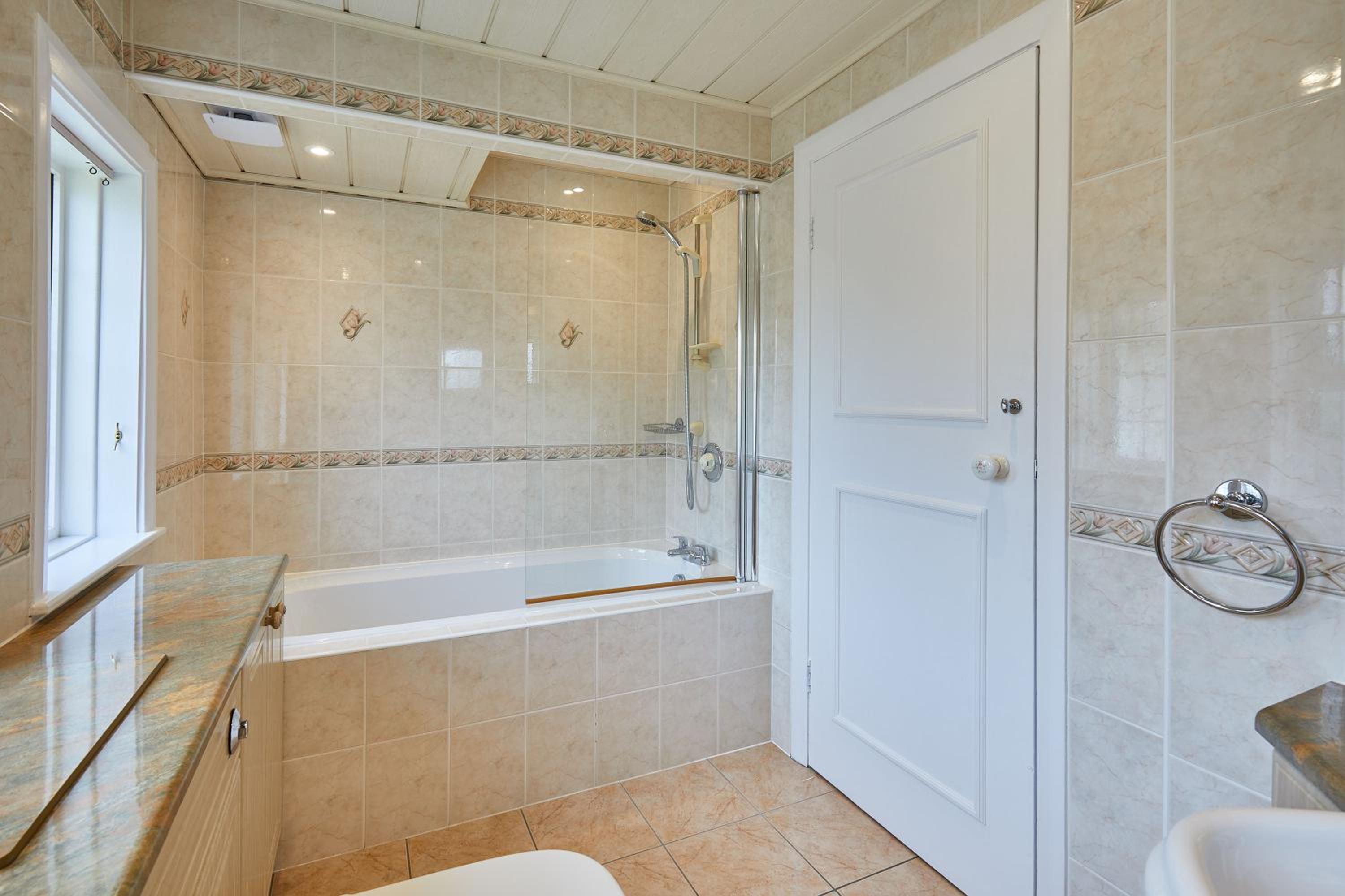 Host & Stay - White Lodge view 4