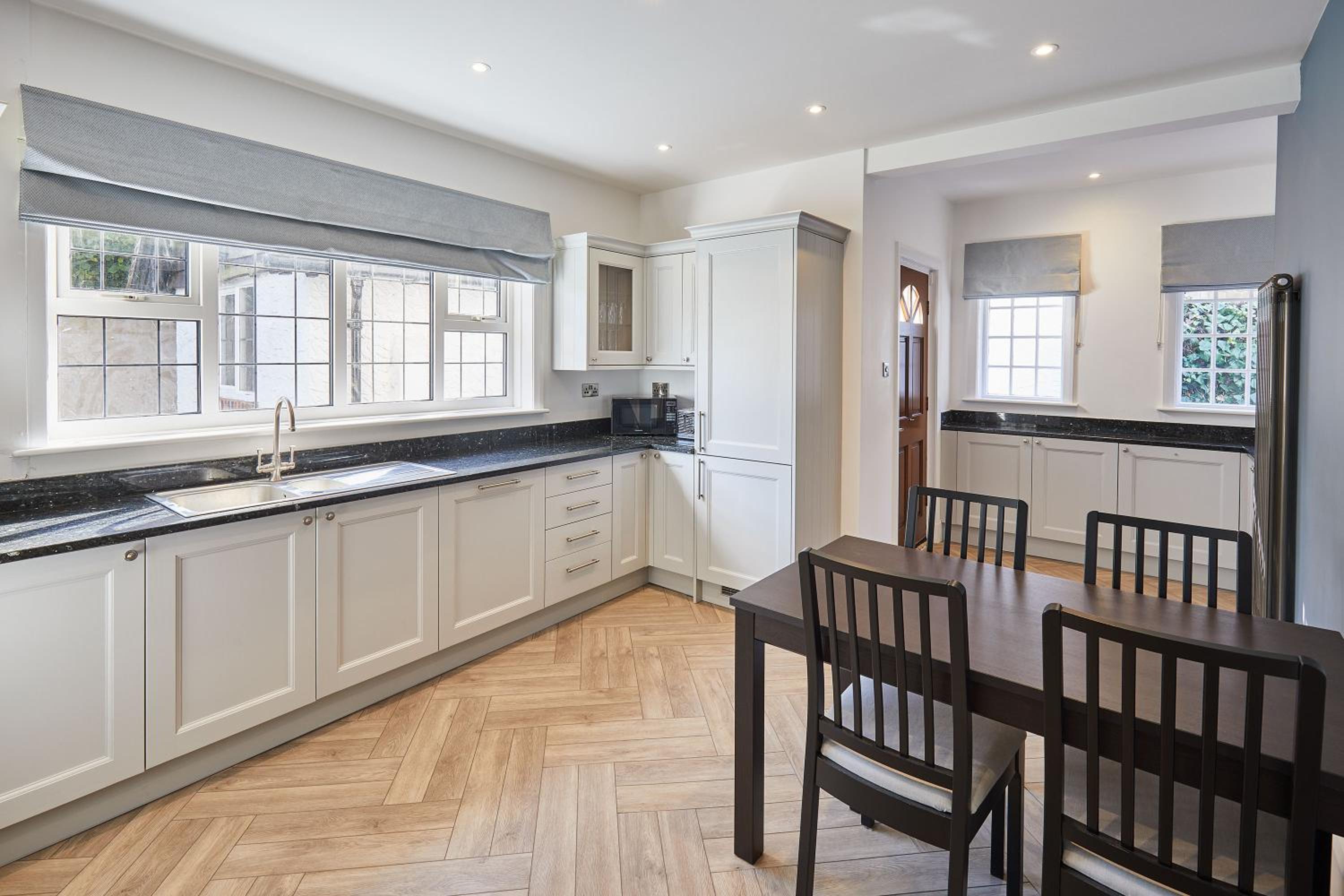 Host & Stay - White Lodge view 2