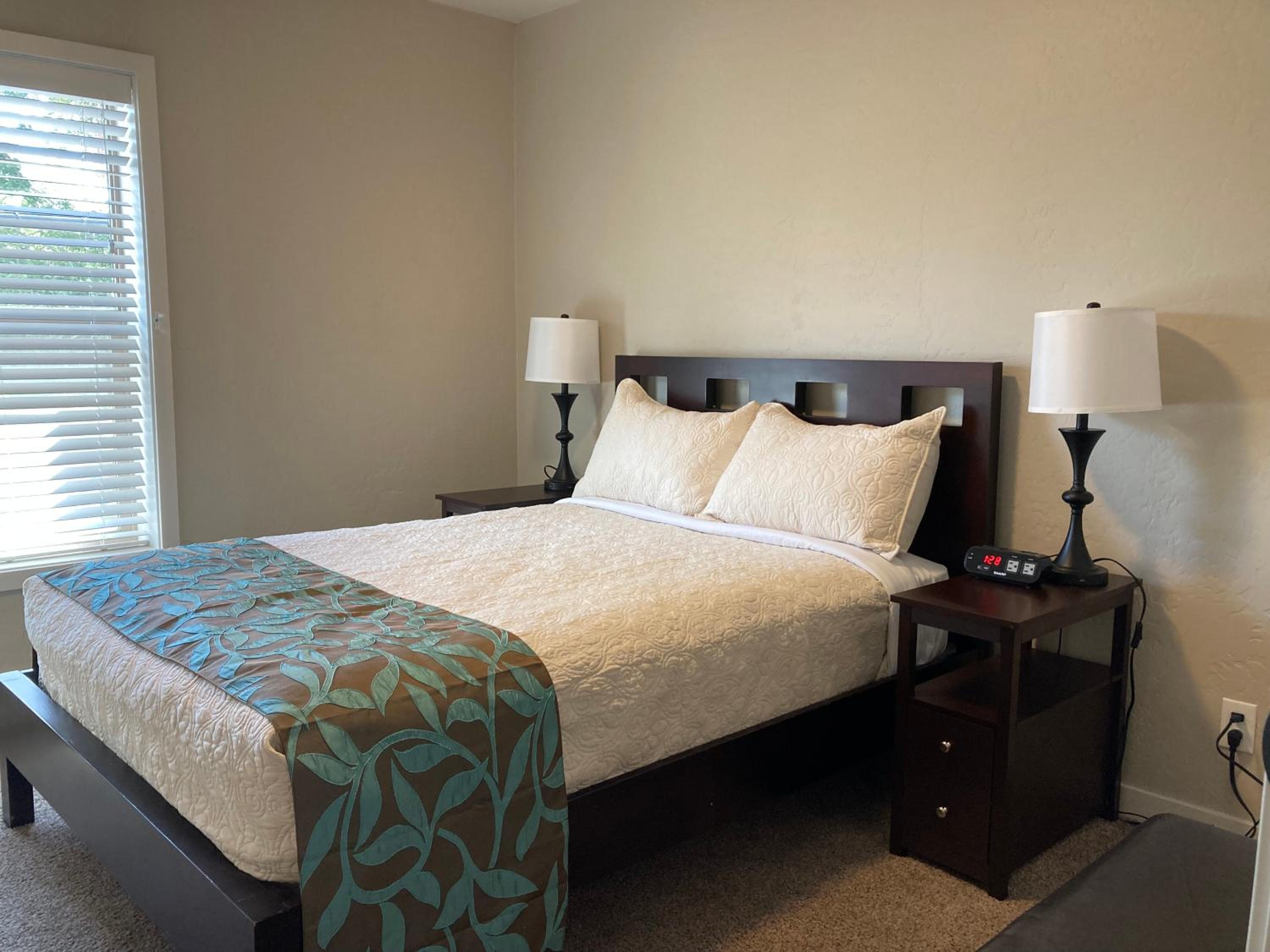 Bell & Main Alamosa Studio Suite-Walking distance to downtown view 3