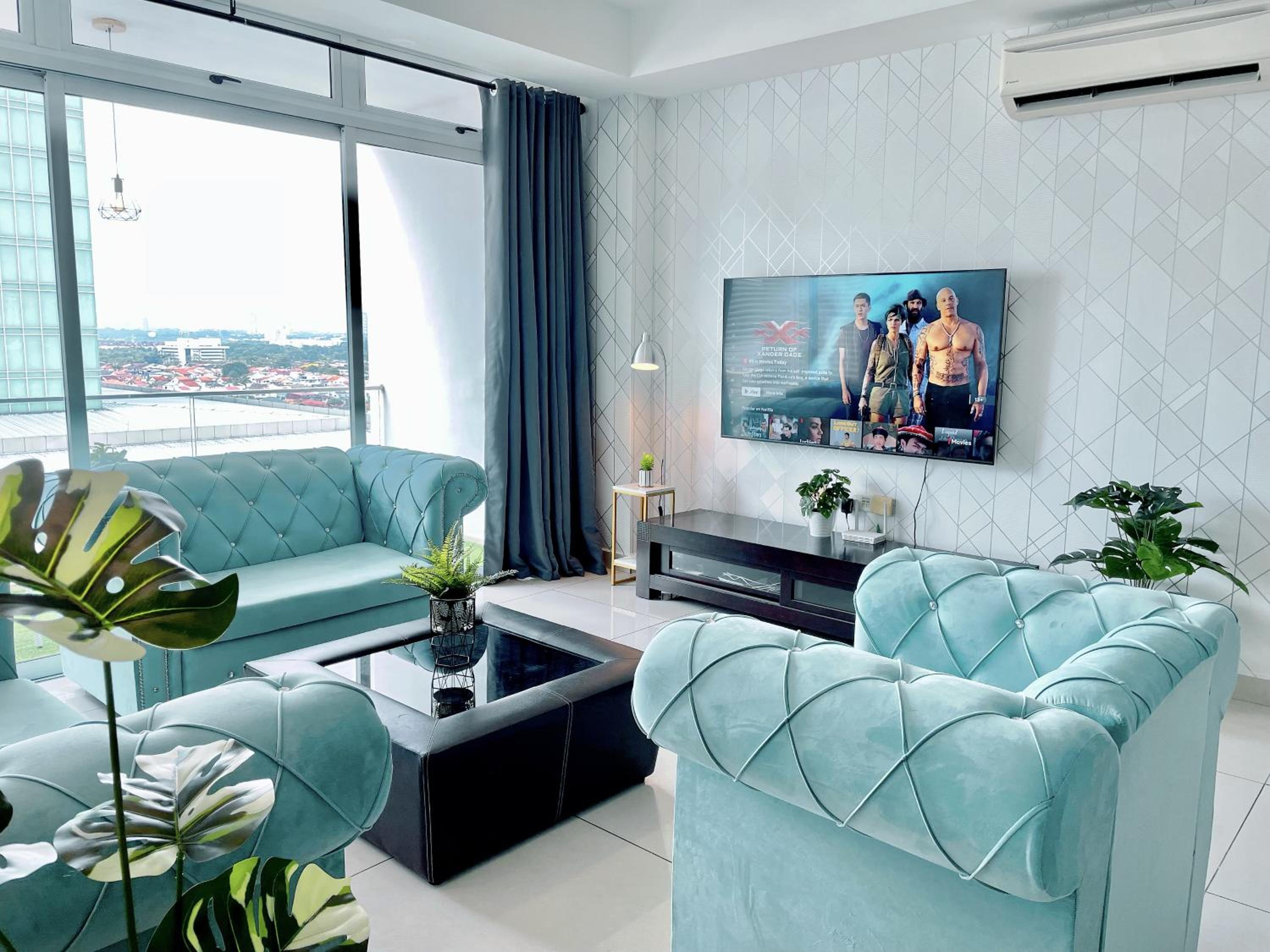 KSL CityMall 15-20pax 4B4B PrivateLift-SmartTV70inch-Netflix