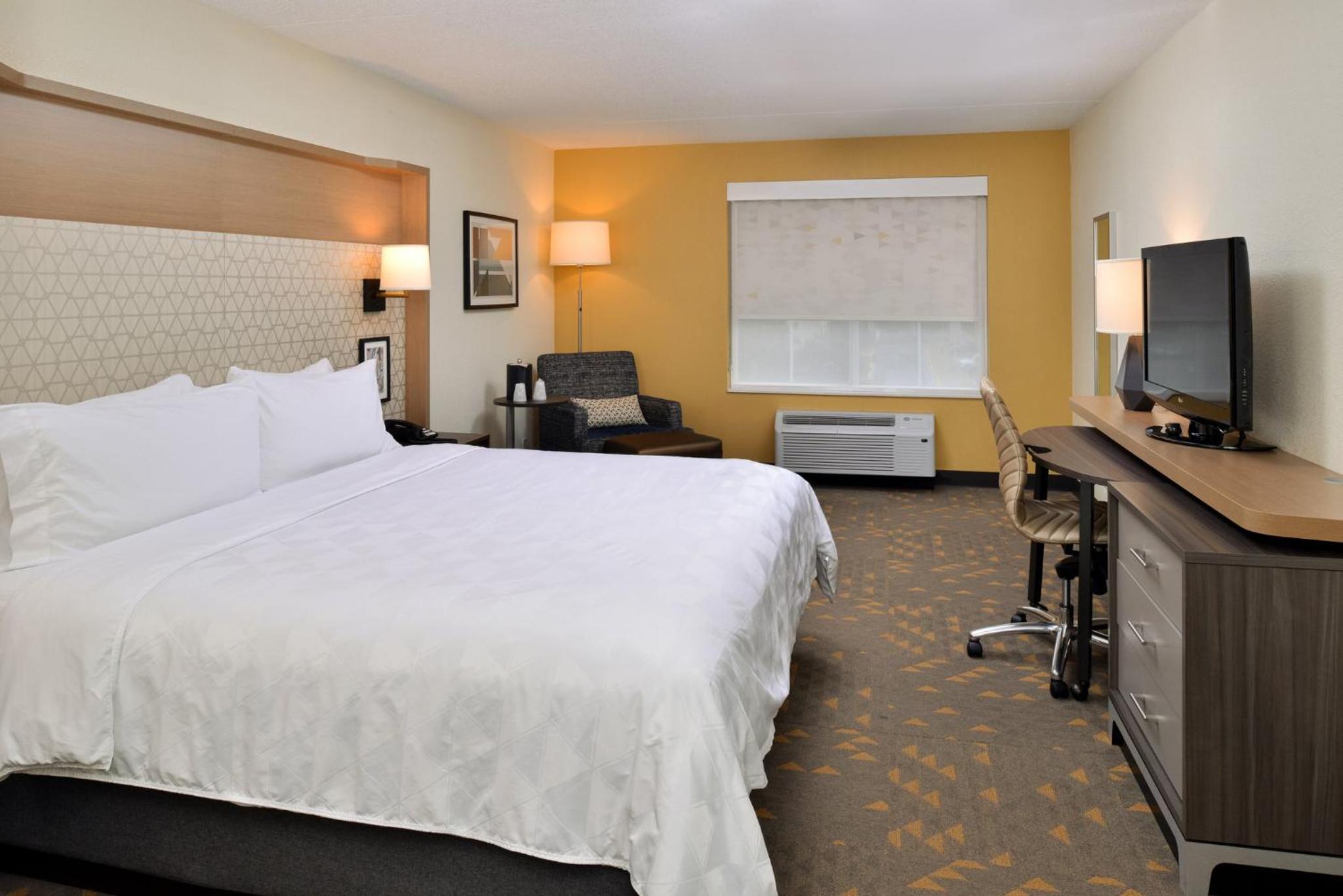 Holiday Inn Hotel Suites Overland Park-Convention Center, an IHG Hotel - Property Image 72