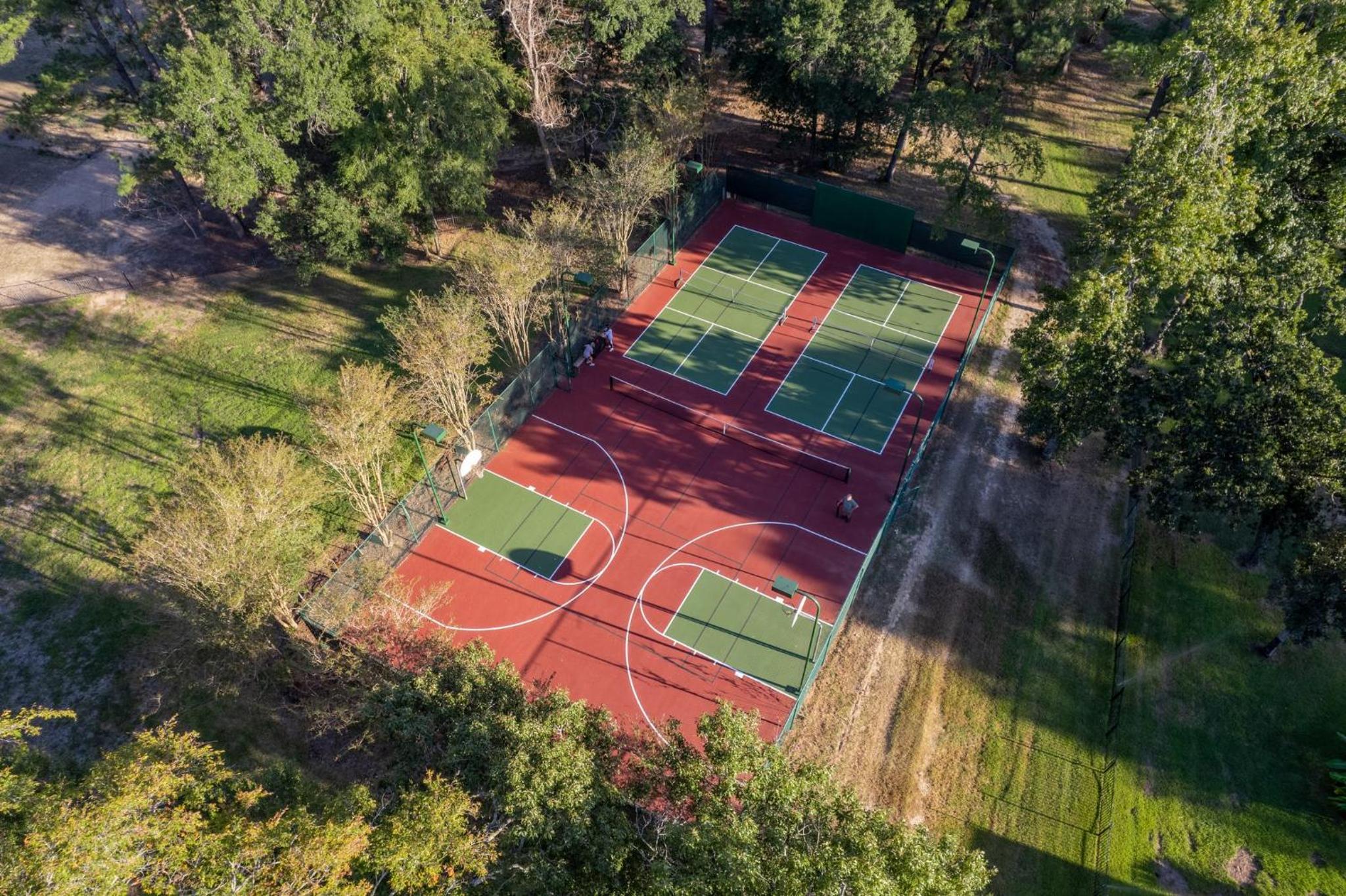 Relaxing Two-Bedroom Apartment or Studio on 13 Beautiful Wooded Acres In A Quiet Neighborhood view 5