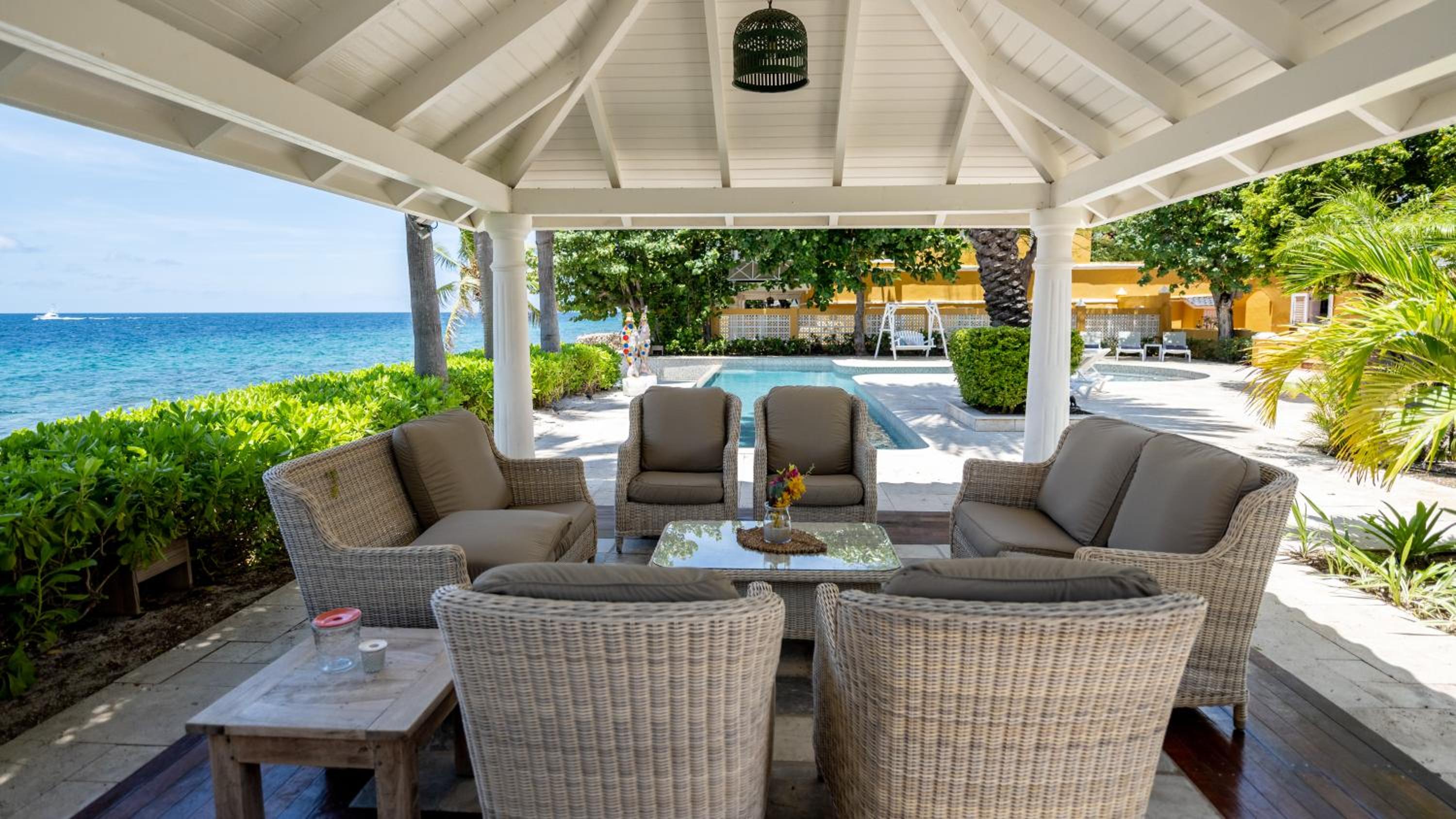 Sirena Bay Estate