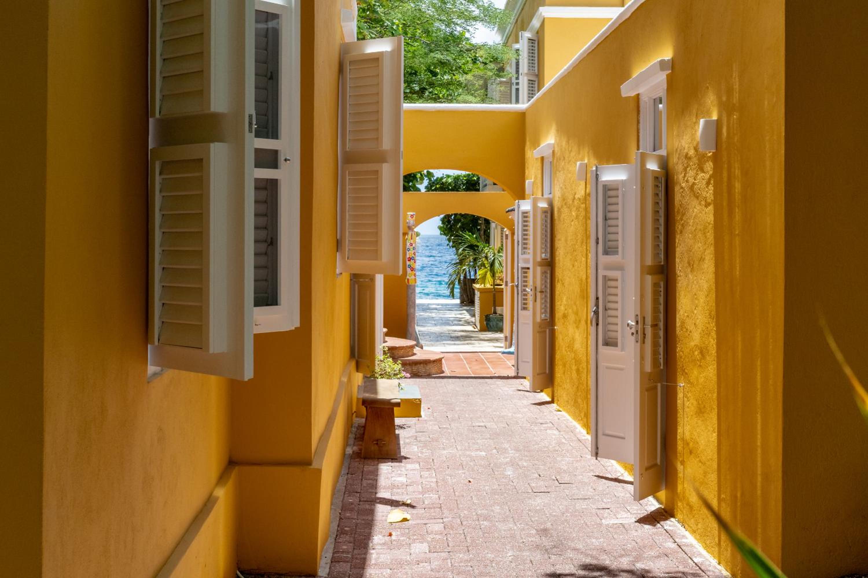 Sirena Bay Estate