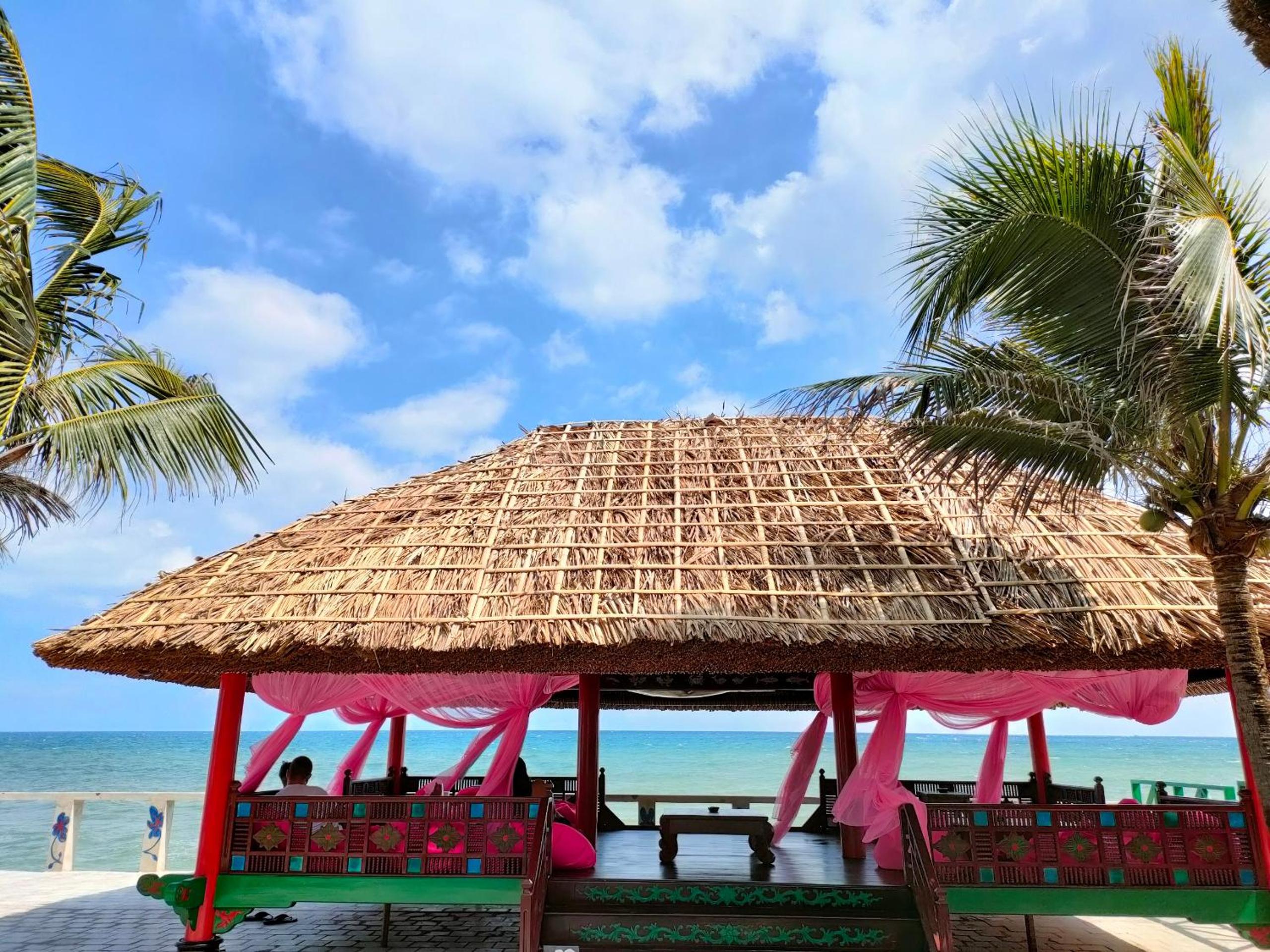 Full Moon Beach Resort