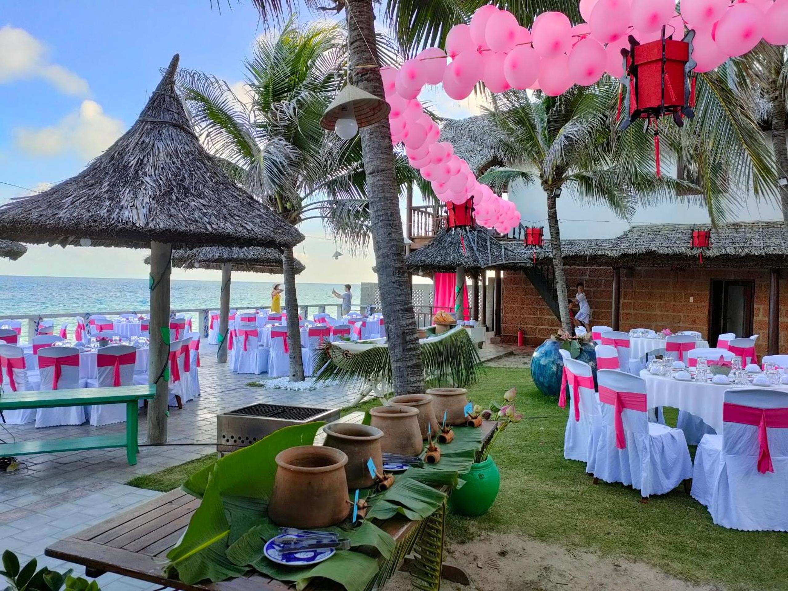 Full Moon Beach Resort