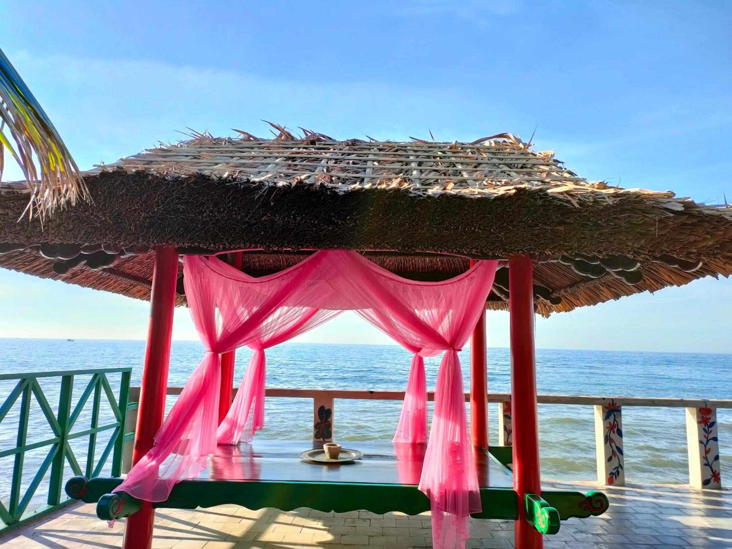 Full Moon Beach Resort