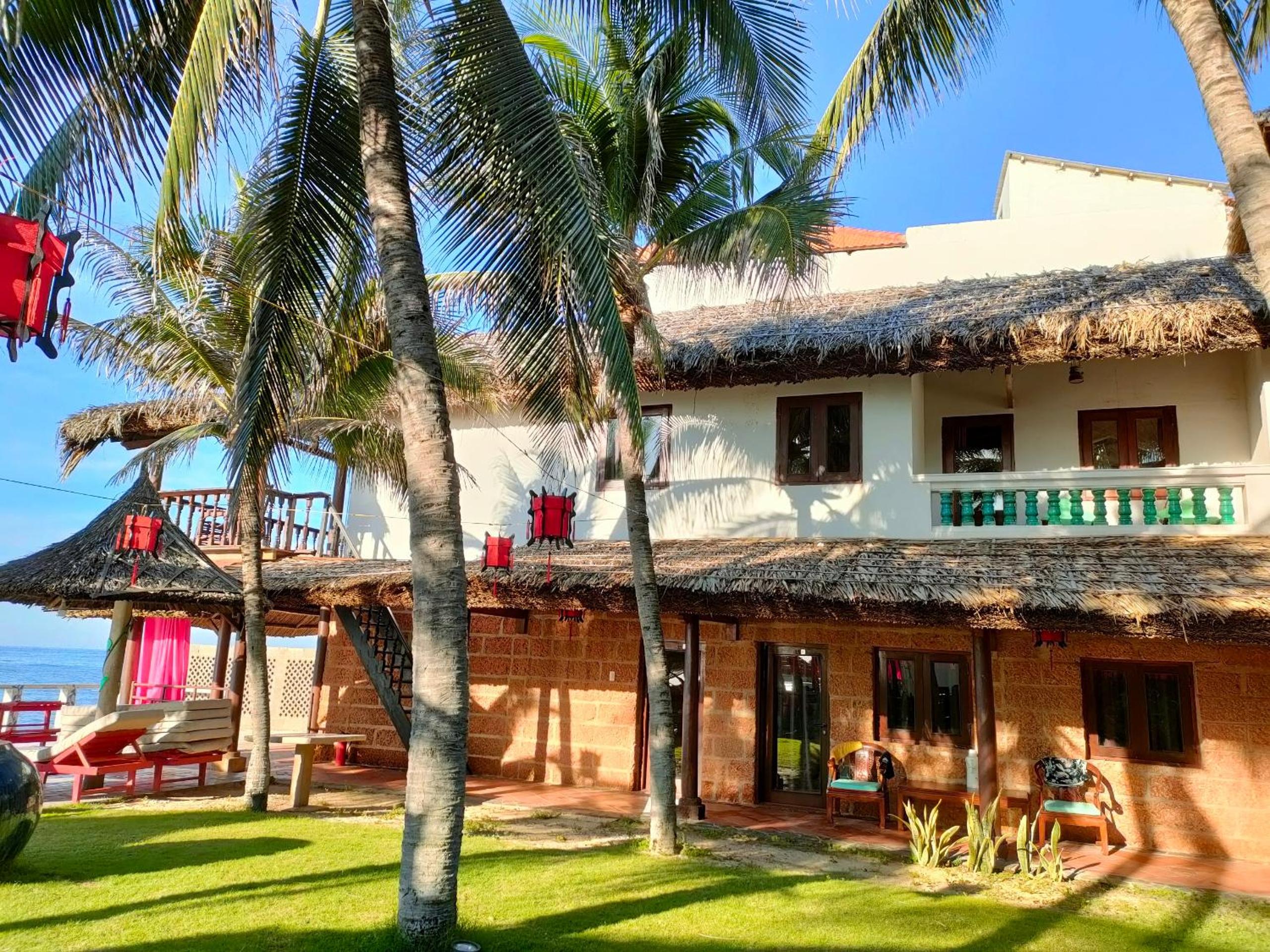 Full Moon Beach Resort