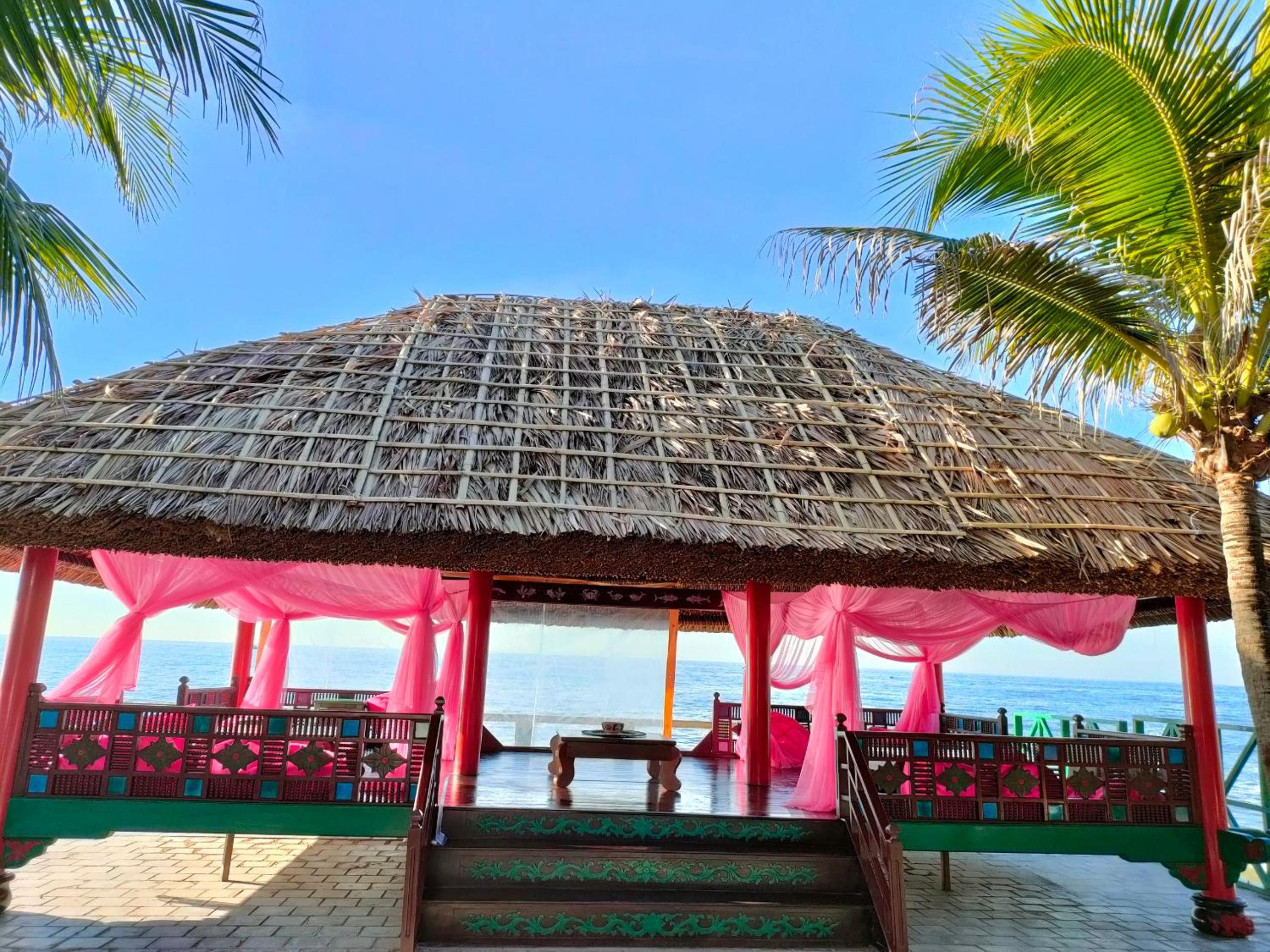 Full Moon Beach Resort