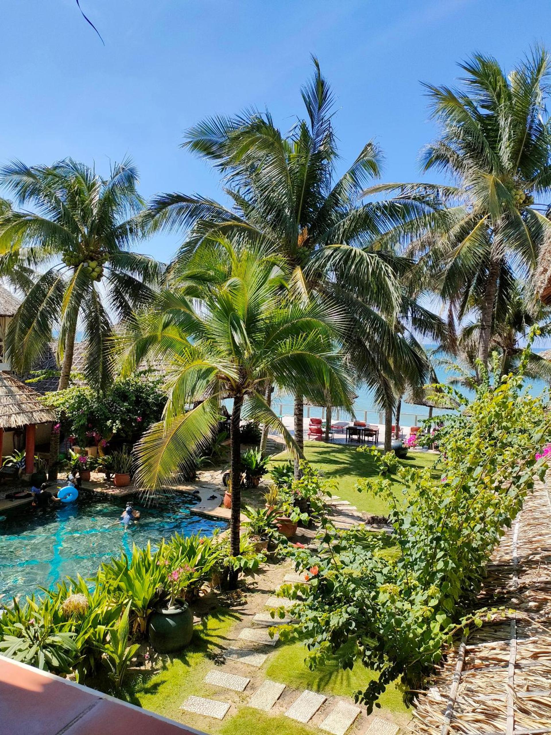 Full Moon Beach Resort