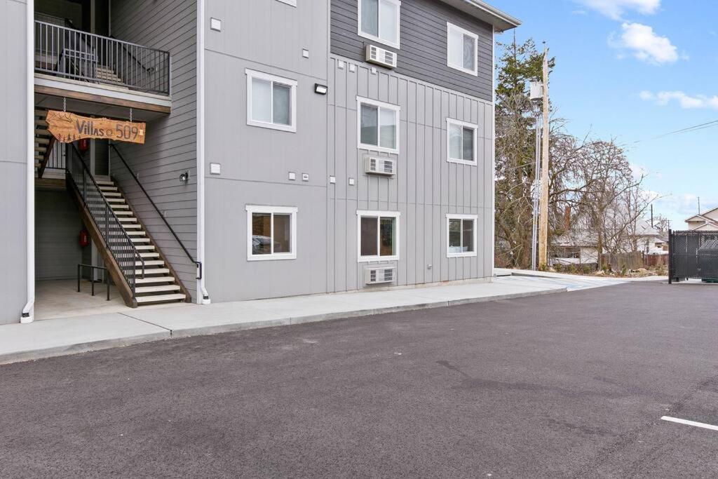 Full ADA Unit - 2 Bed 2 Bath Unit Near Downtown view 4