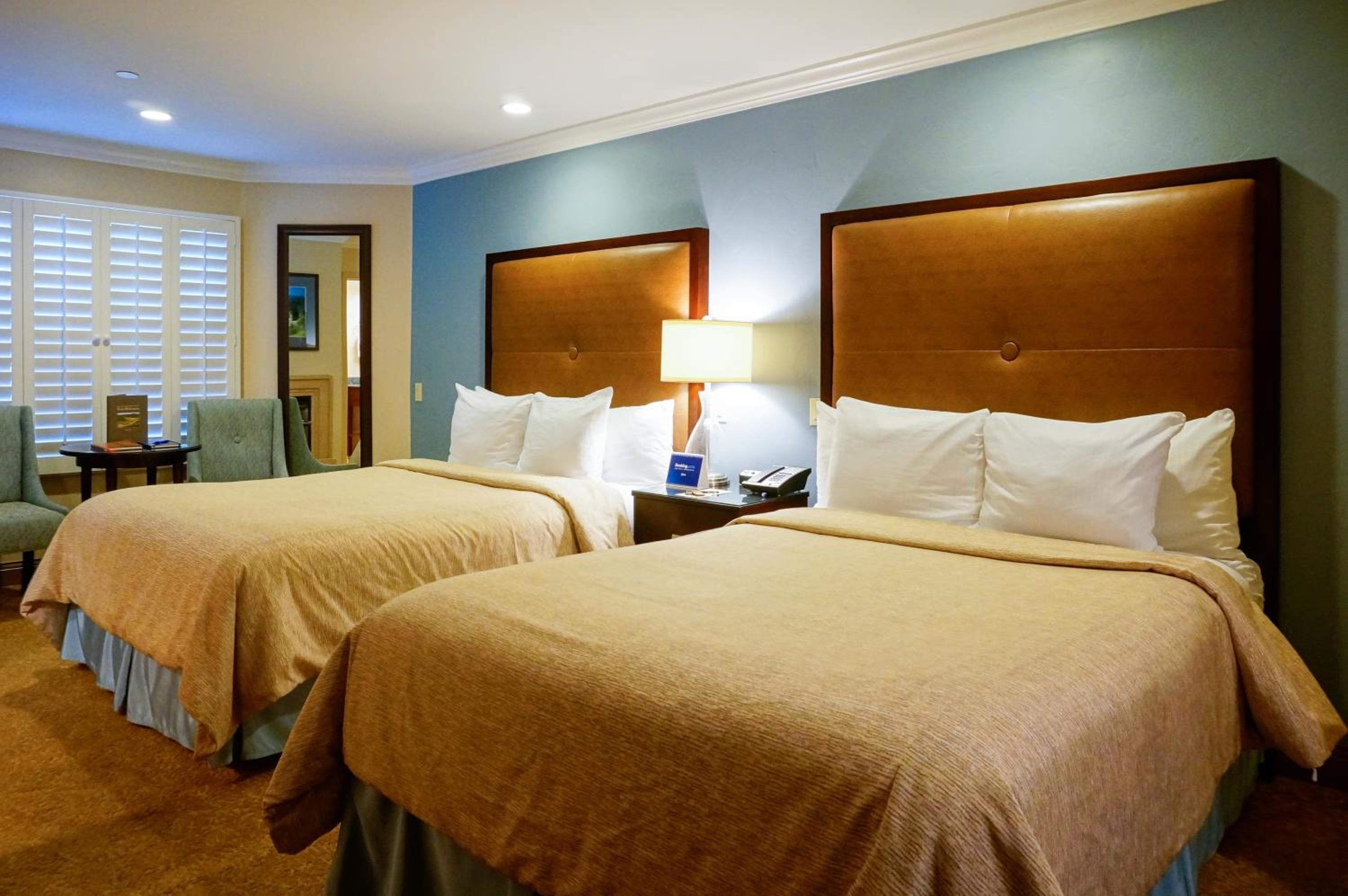 Blue Dolphin Inn