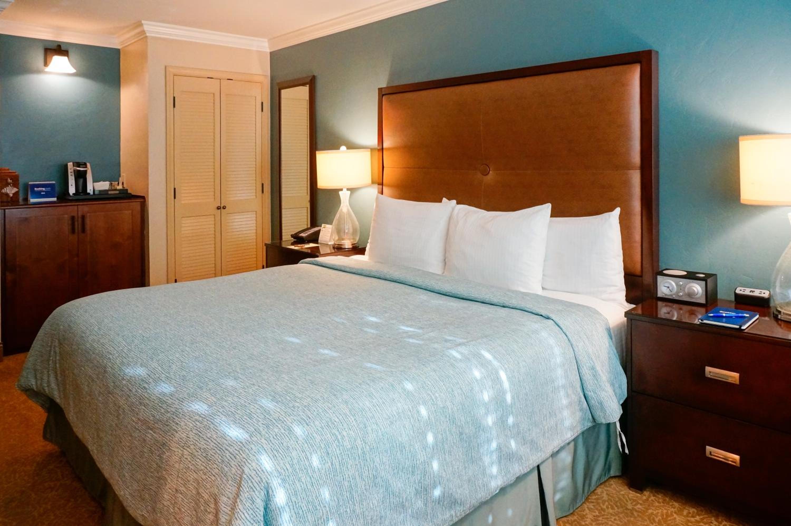 Blue Dolphin Inn