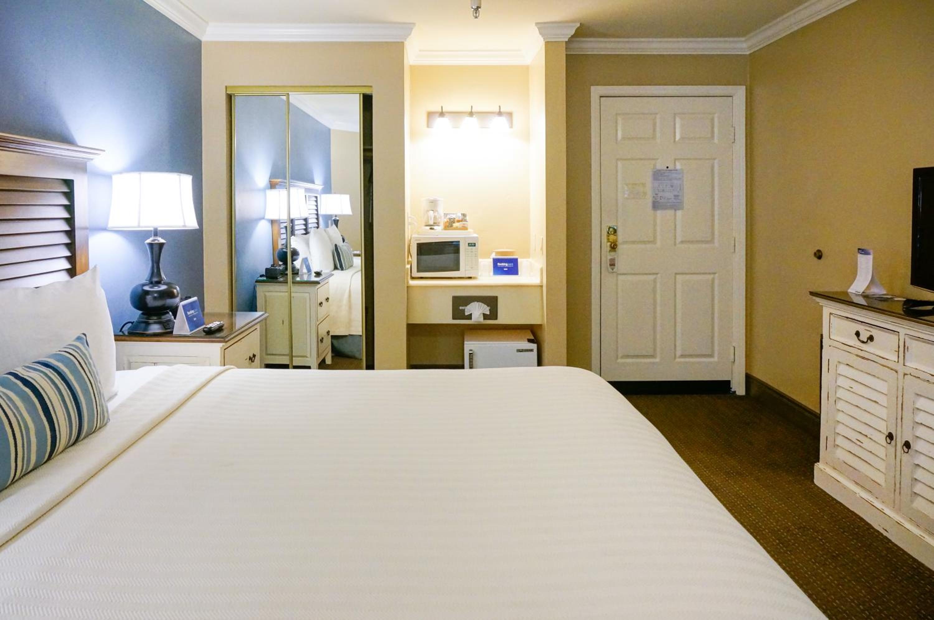 Sand Pebbles Inn