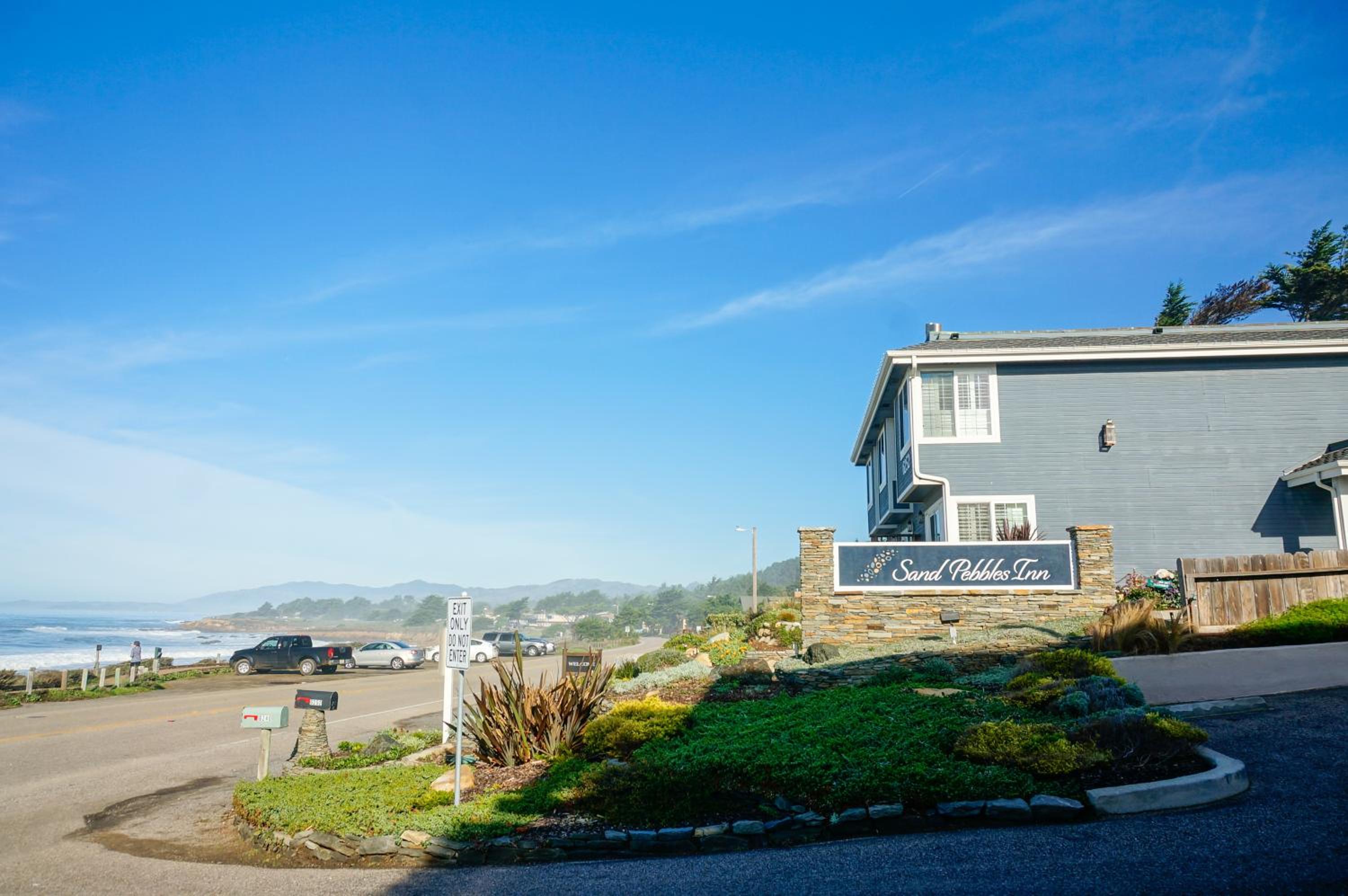 Sand Pebbles Inn