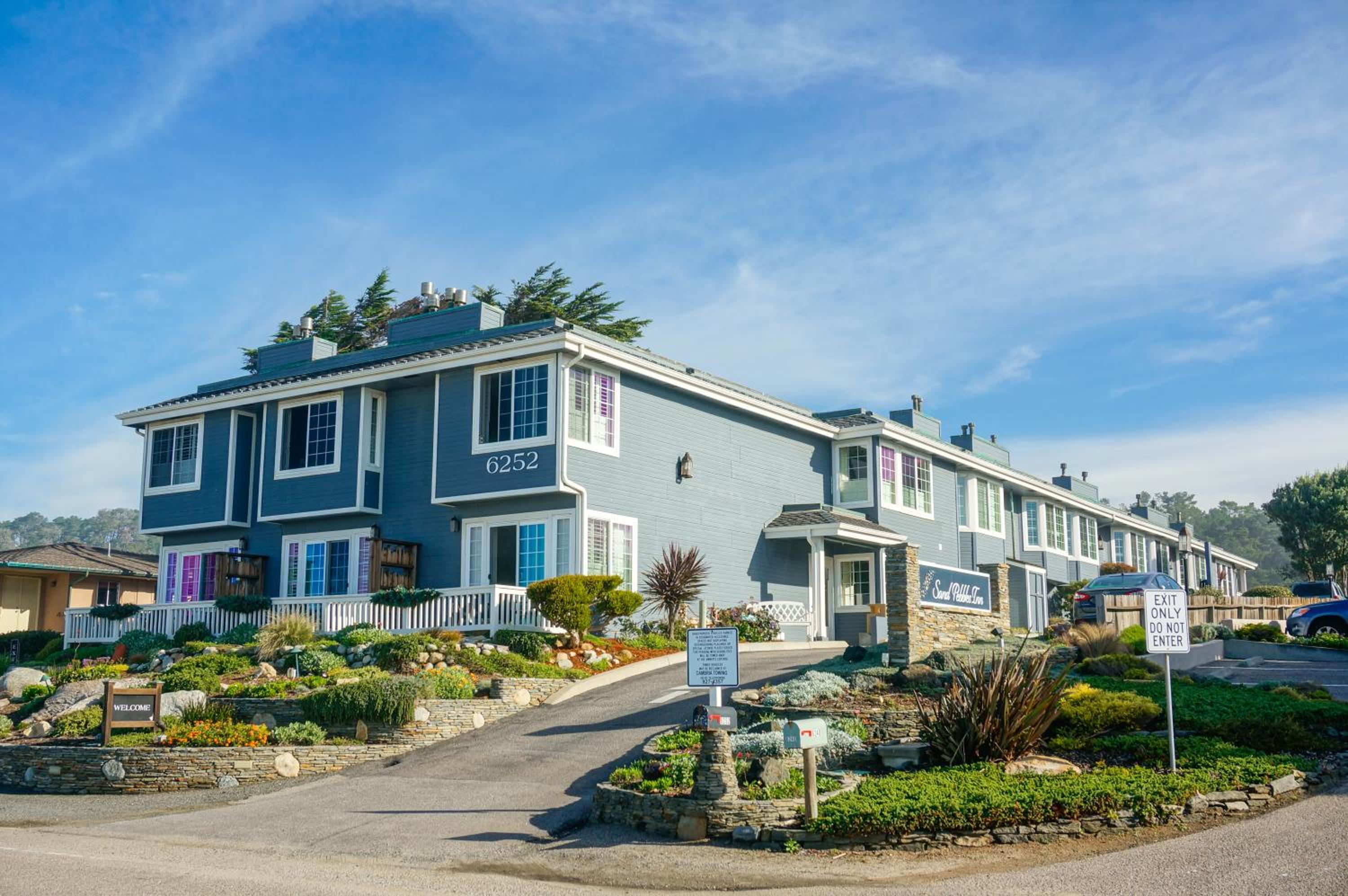Sand Pebbles Inn