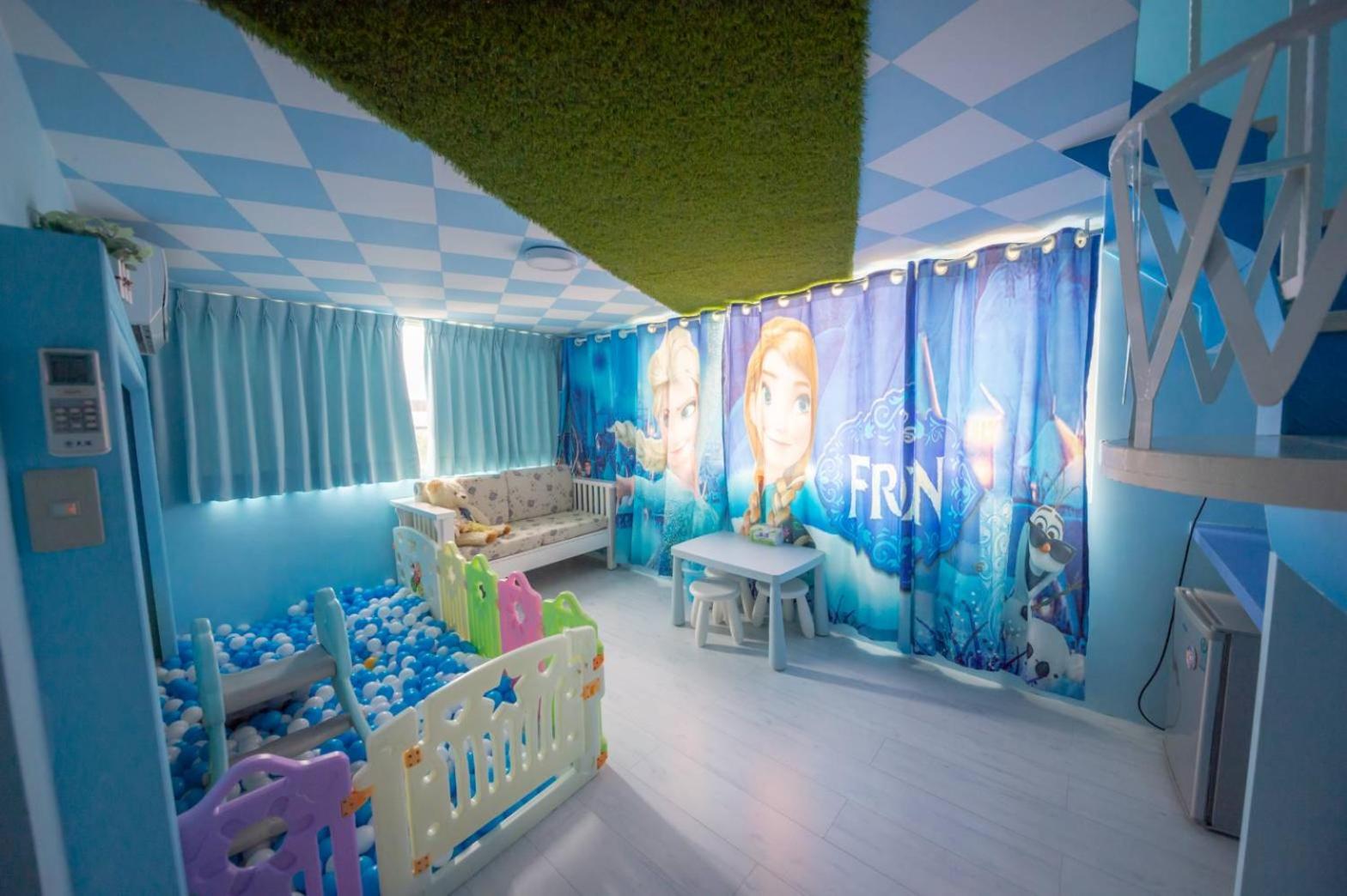 Alice Wonderland B&B