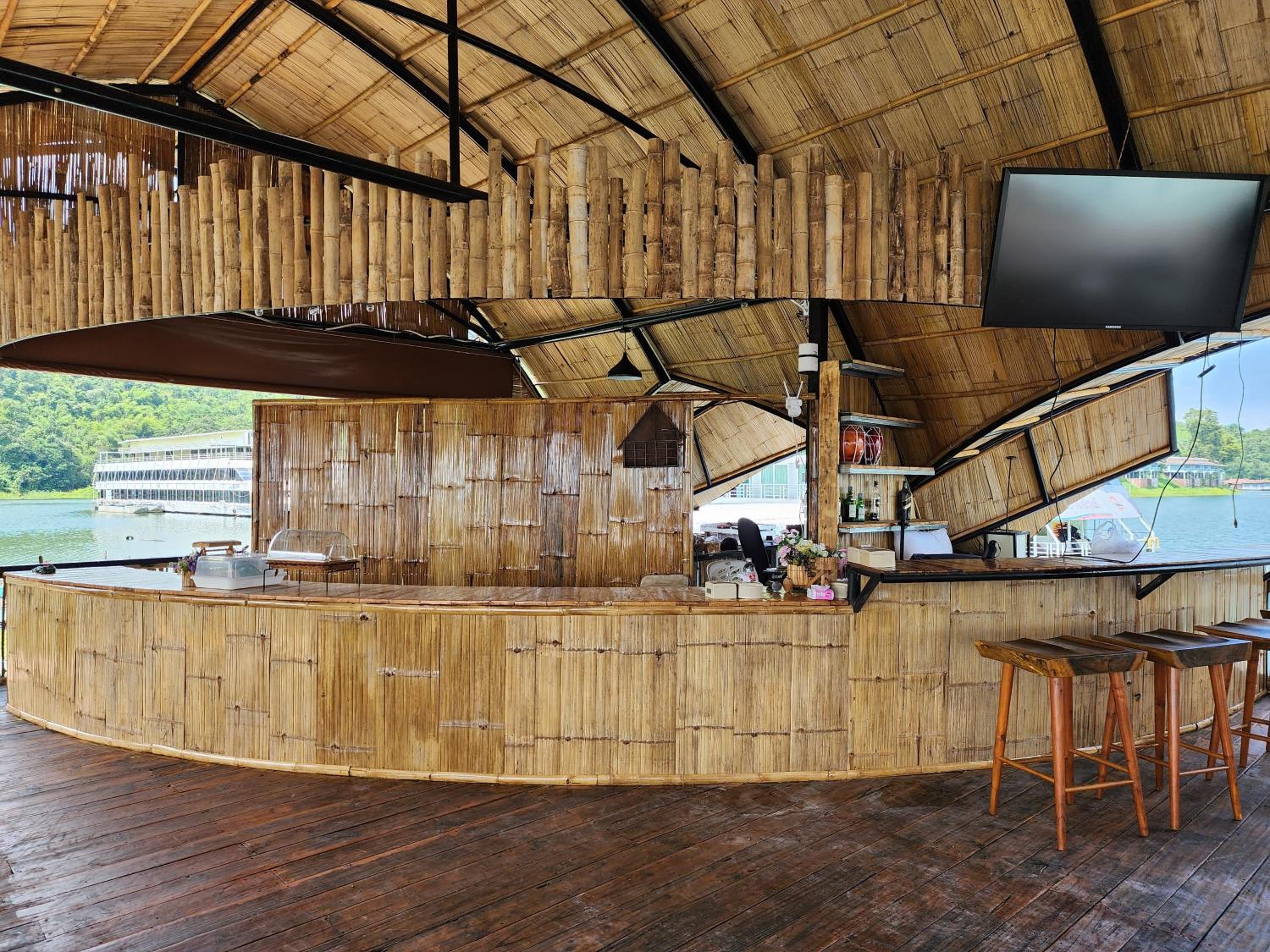 bar